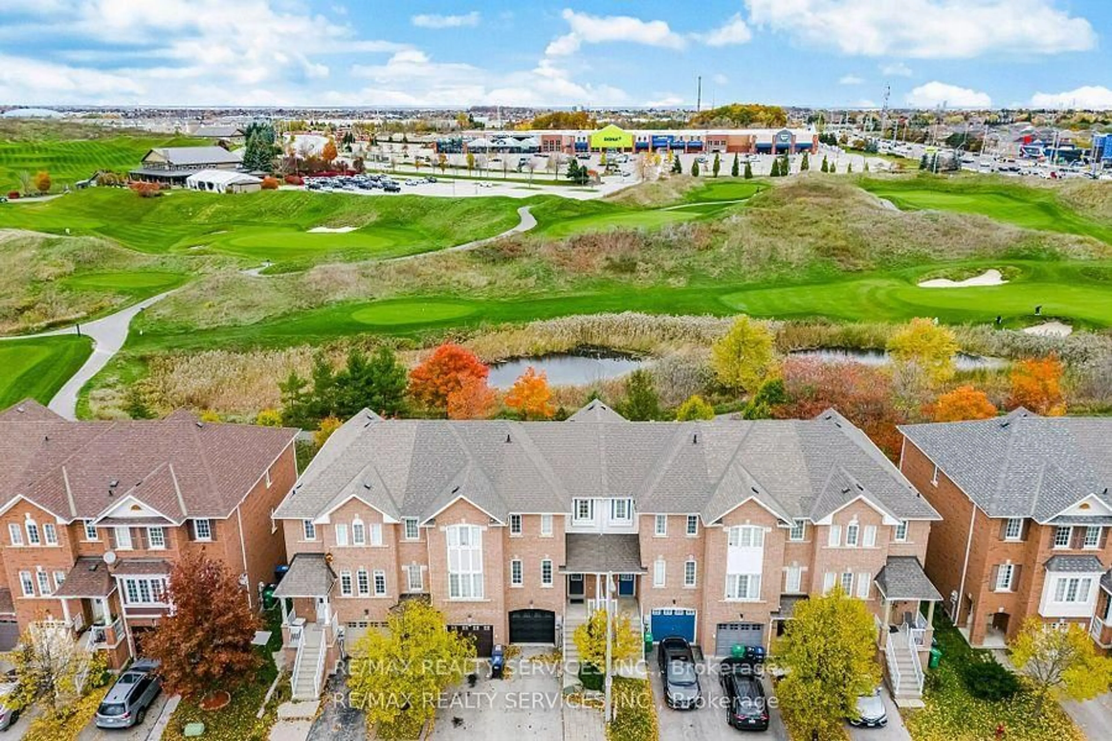 A pic from outside/outdoor area/front of a property/back of a property/a pic from drone, water/lake/river/ocean view for 271 Richvale Dr #38, Brampton Ontario L6Z 4W7