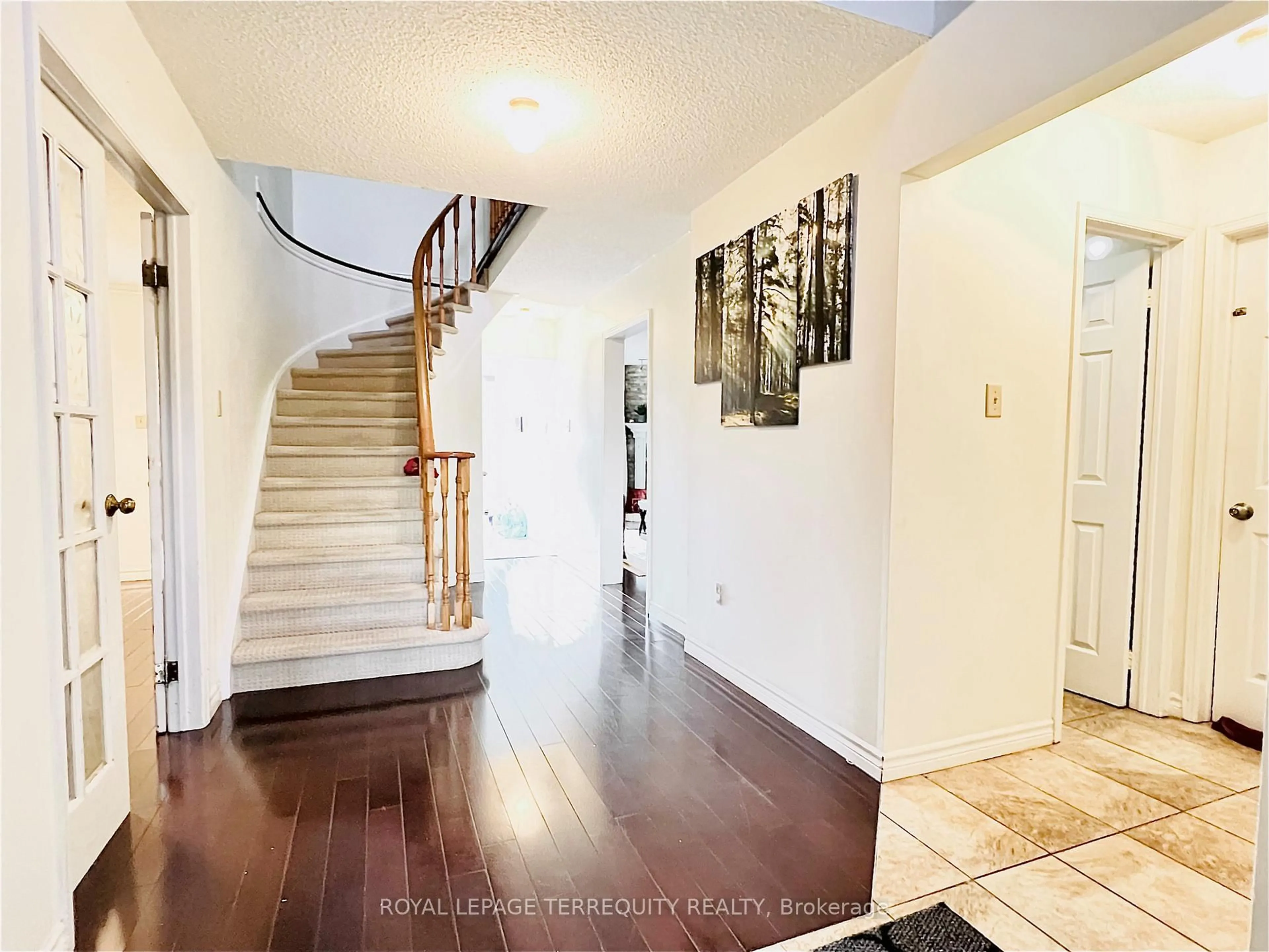 Unknown for 531 Loretta Crt, Mississauga Ontario L5B 3S2