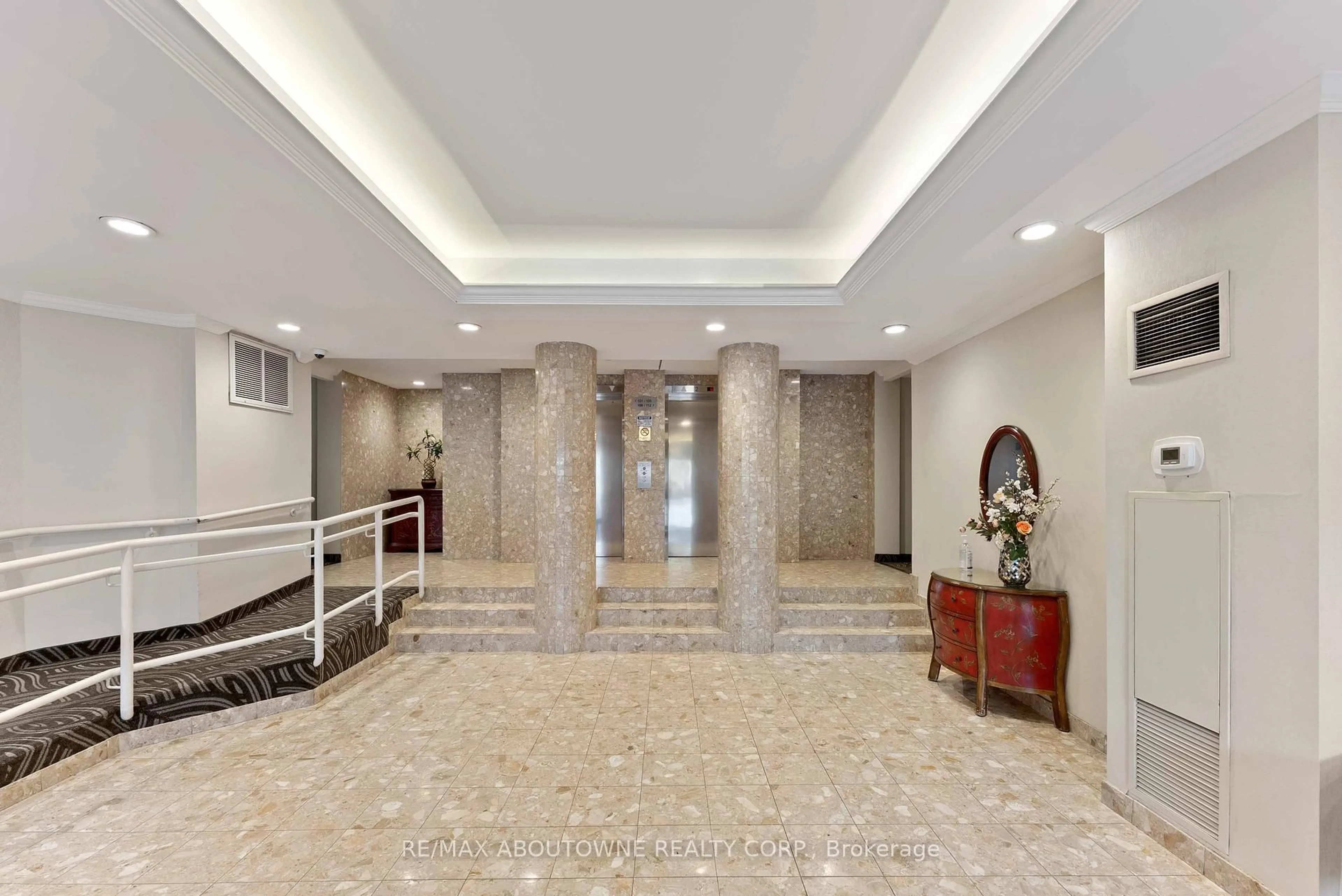 Lobby for 1110 Walden Circ #903, Mississauga Ontario L5J 4R3