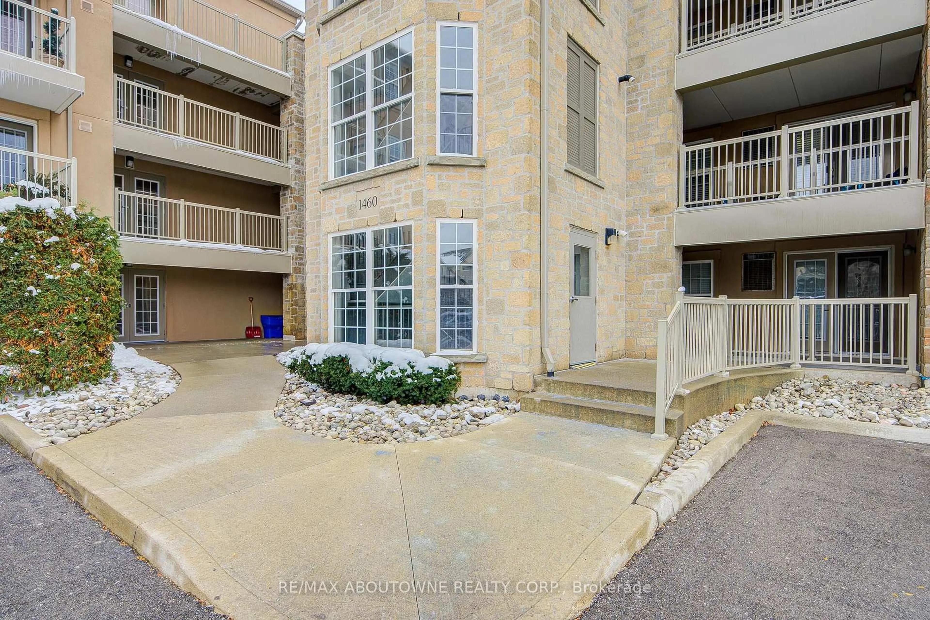 Unknown for 1460 Bishops Gate #314, Oakville Ontario L6M 4N5