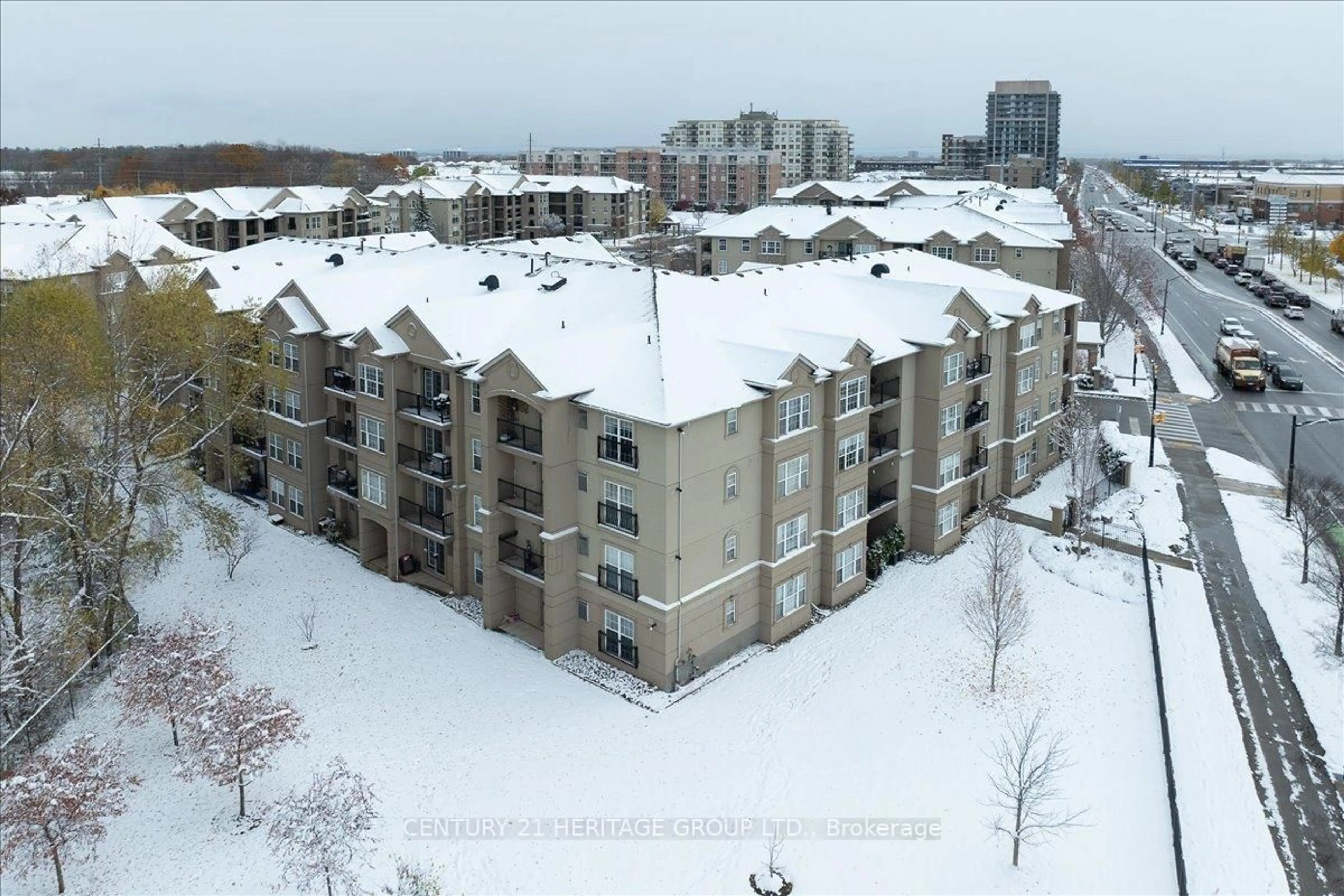 A pic from outside/outdoor area/front of a property/back of a property/a pic from drone, city buildings view from balcony for 2085 Appleby Line #312, Burlington Ontario L7L 7H4