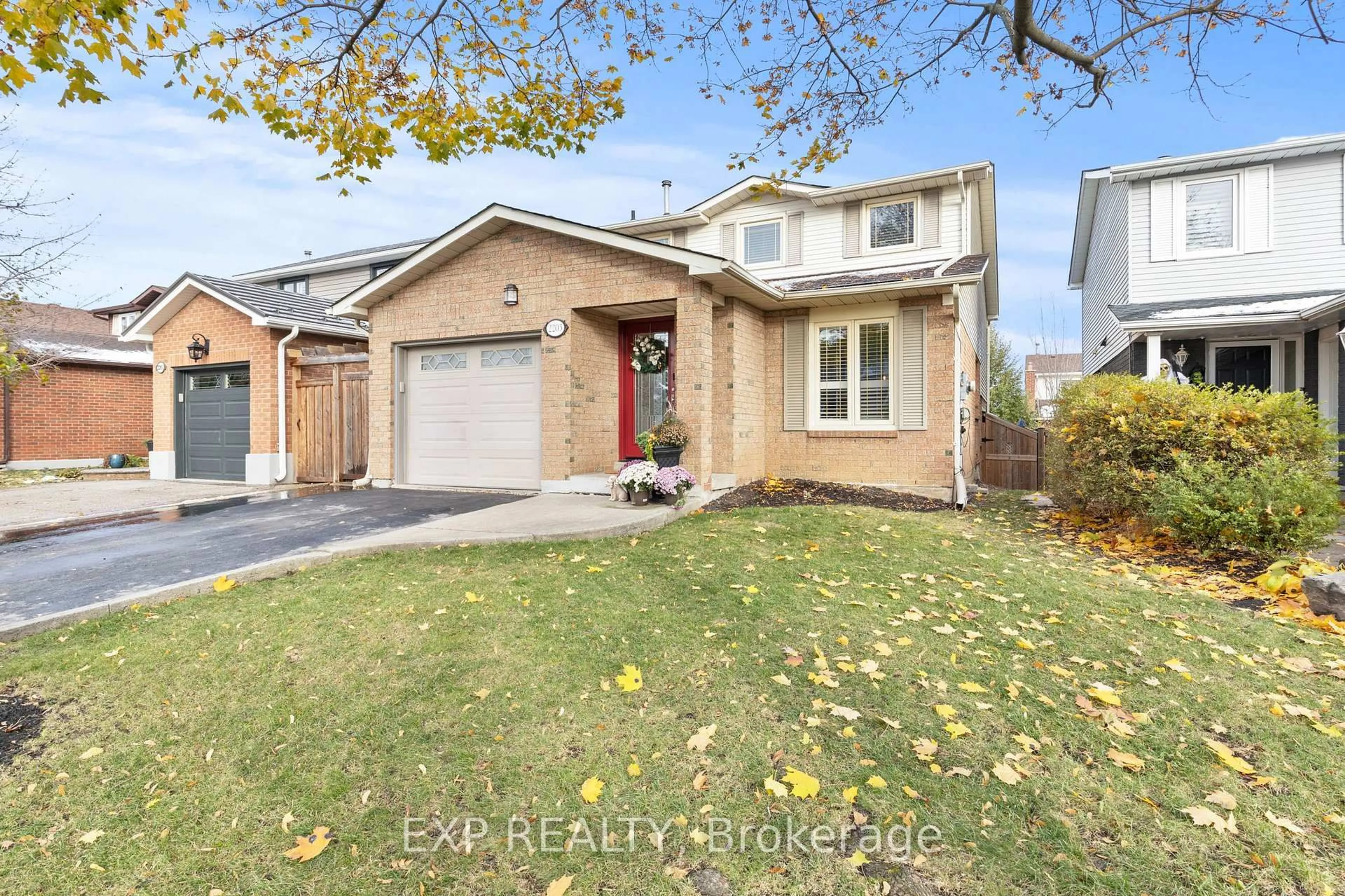Home with brick exterior material, street for 2203 Hunt Cres, Burlington Ontario L7M 3E3