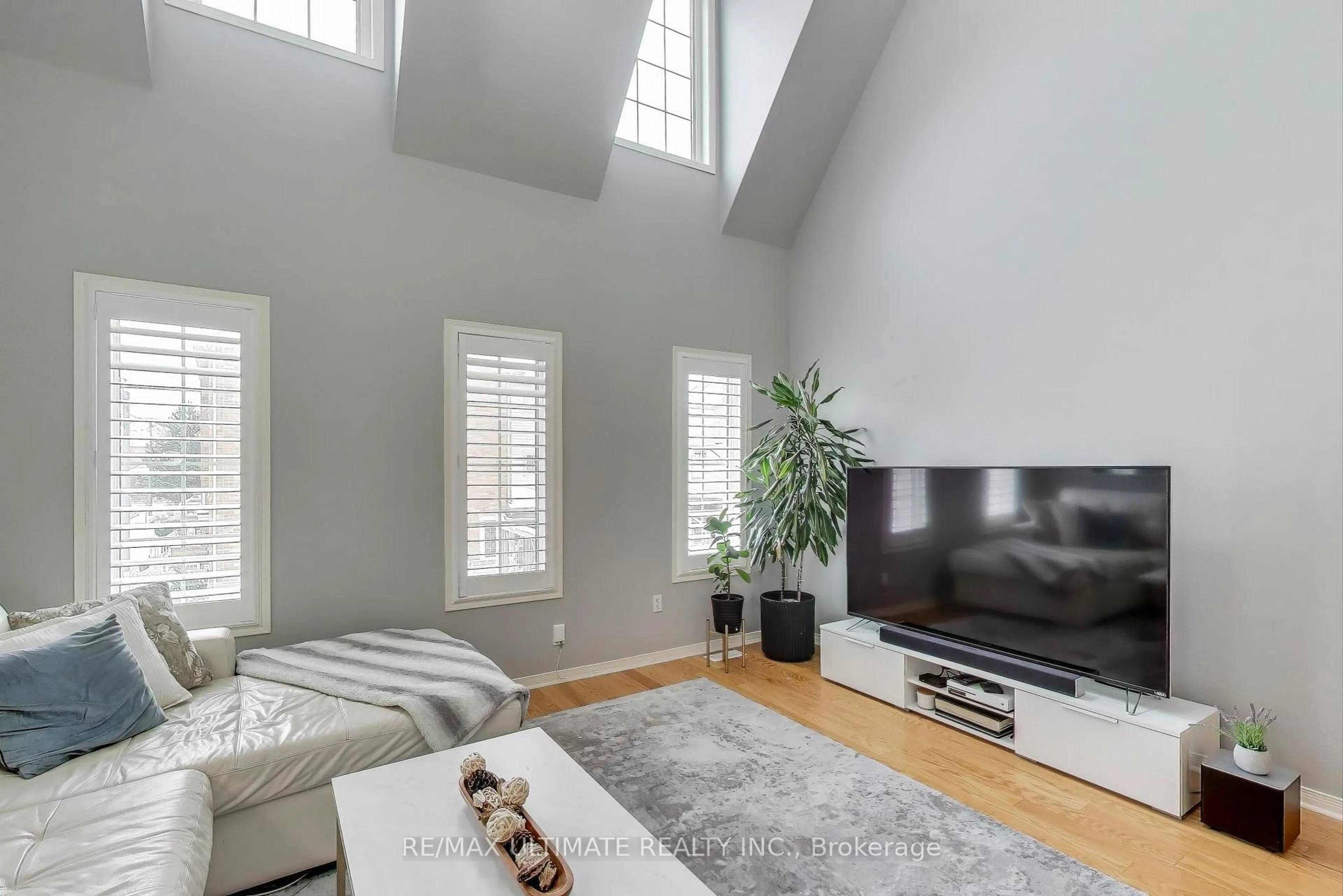 Living room with furniture, unknown for 8 Odoardo Disanto Circ, Toronto Ontario M3L 0E7