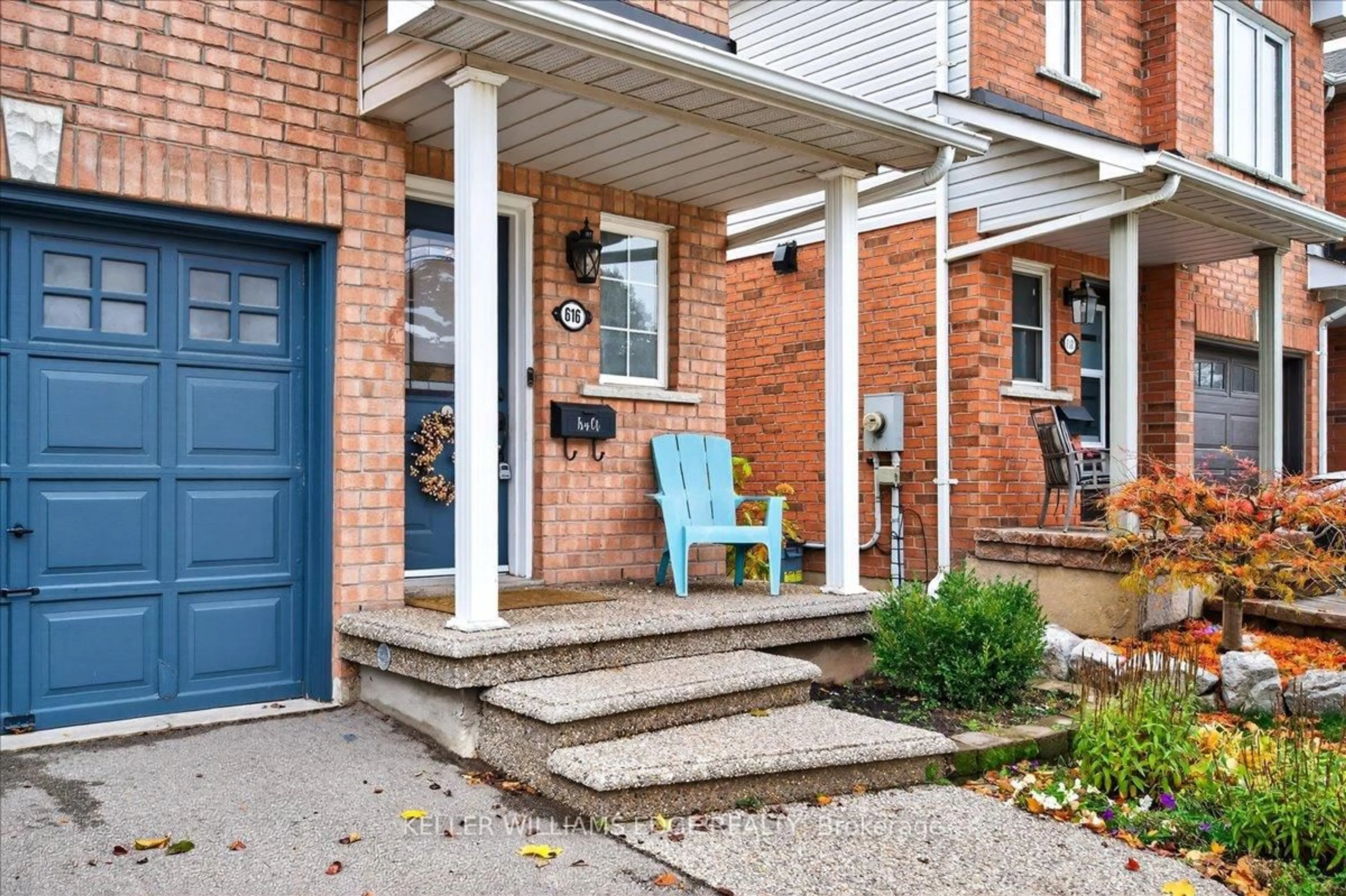 Home with brick exterior material, street for 616 Iris Crt, Burlington Ontario L7L 7A1