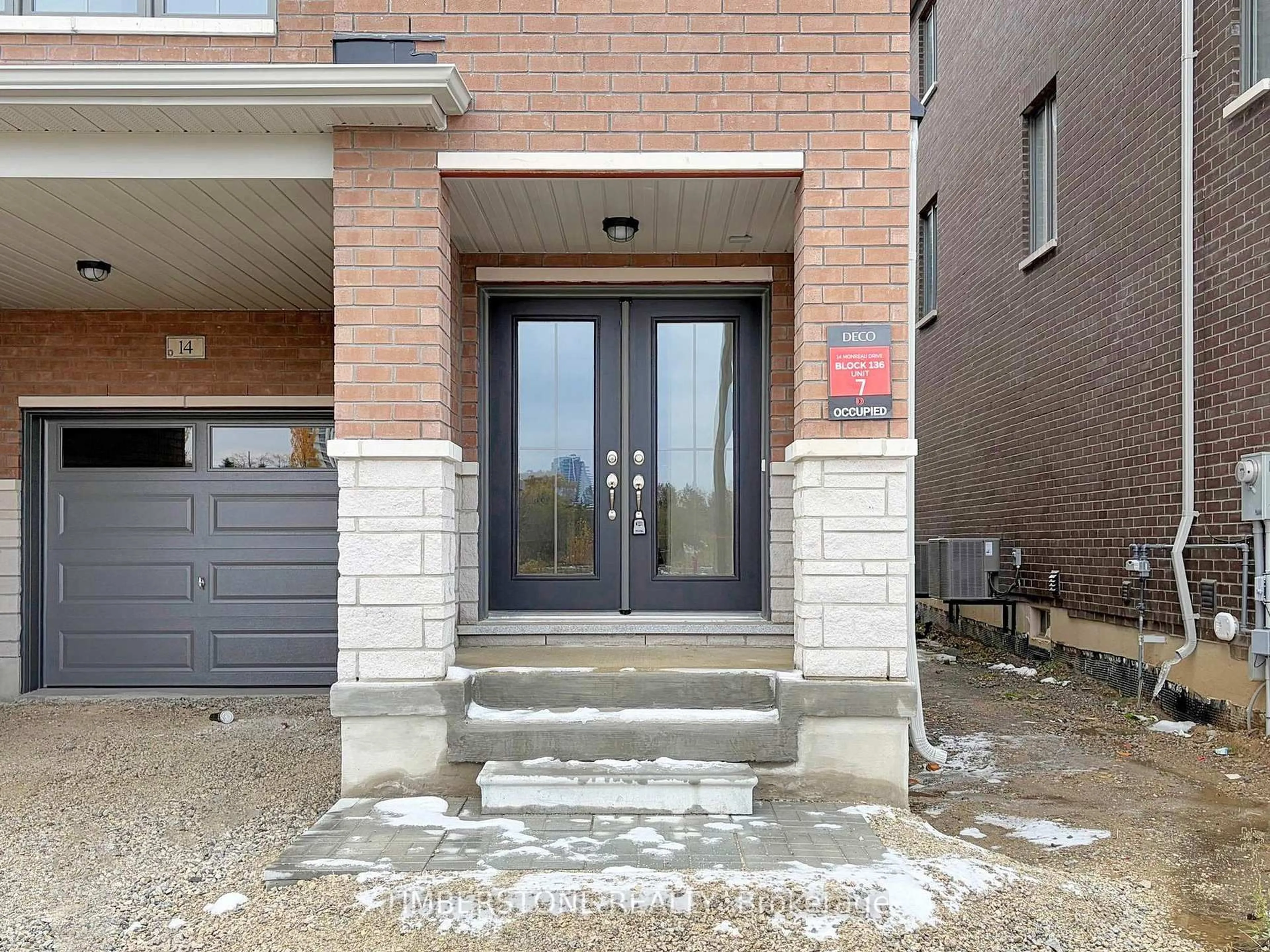 Indoor entryway for 14 Monreau Dr, Brampton Ontario L7A 5M1
