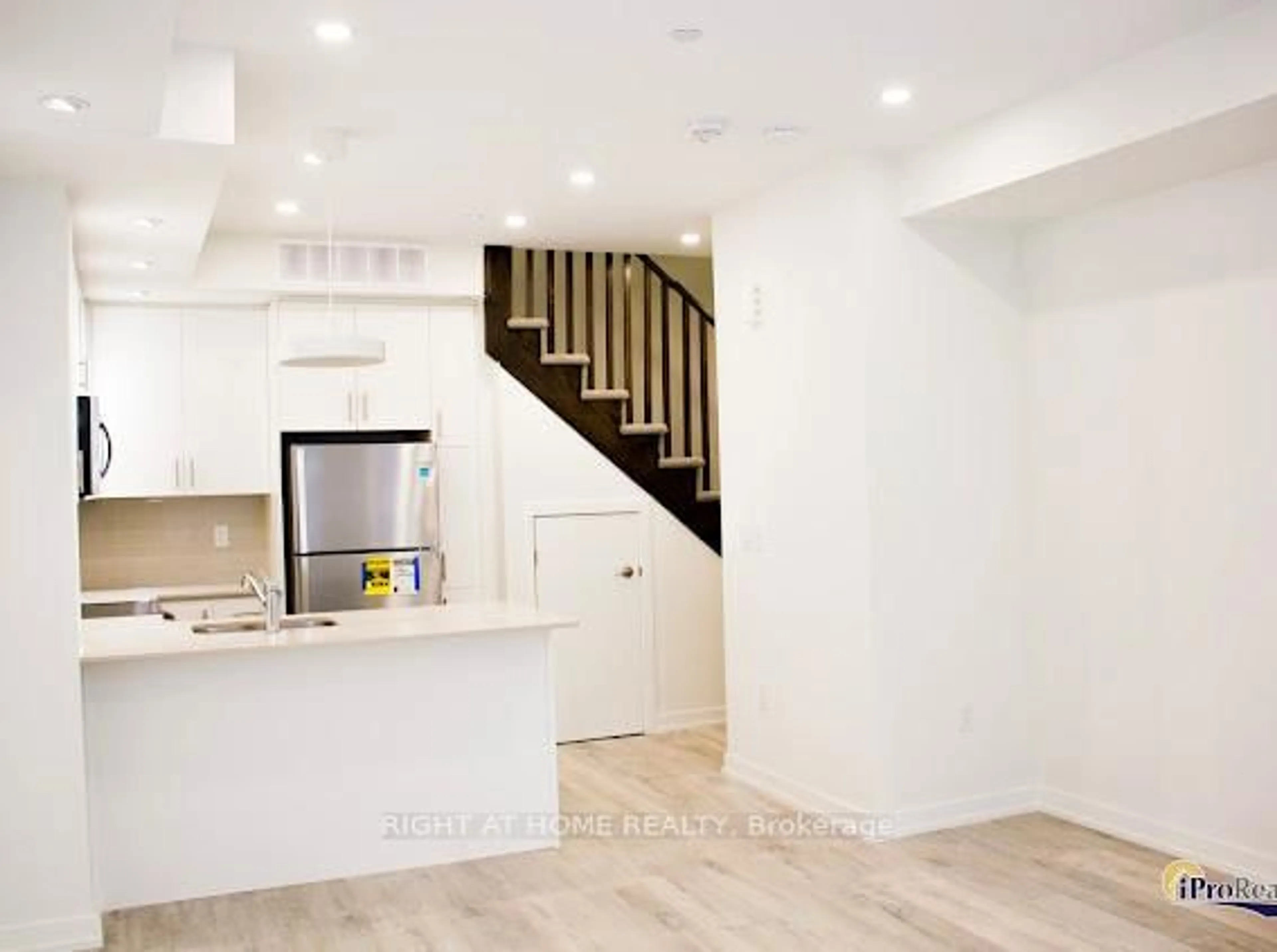 Open concept kitchen, unknown for 3550 Colonial Dr #30, Mississauga Ontario L5L 0C1