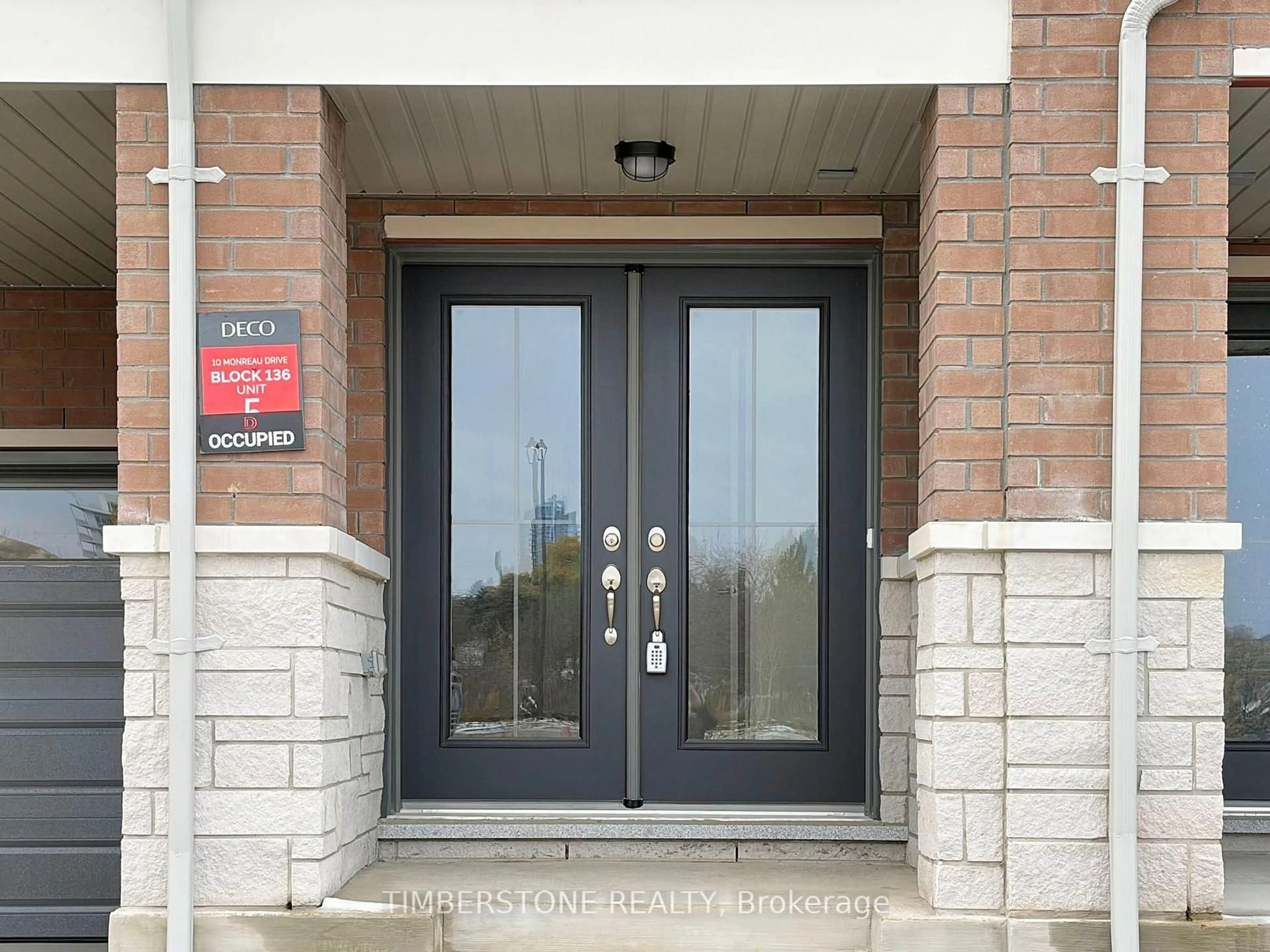 Indoor entryway for 10 Monreau Dr, Brampton Ontario L7A 5M1