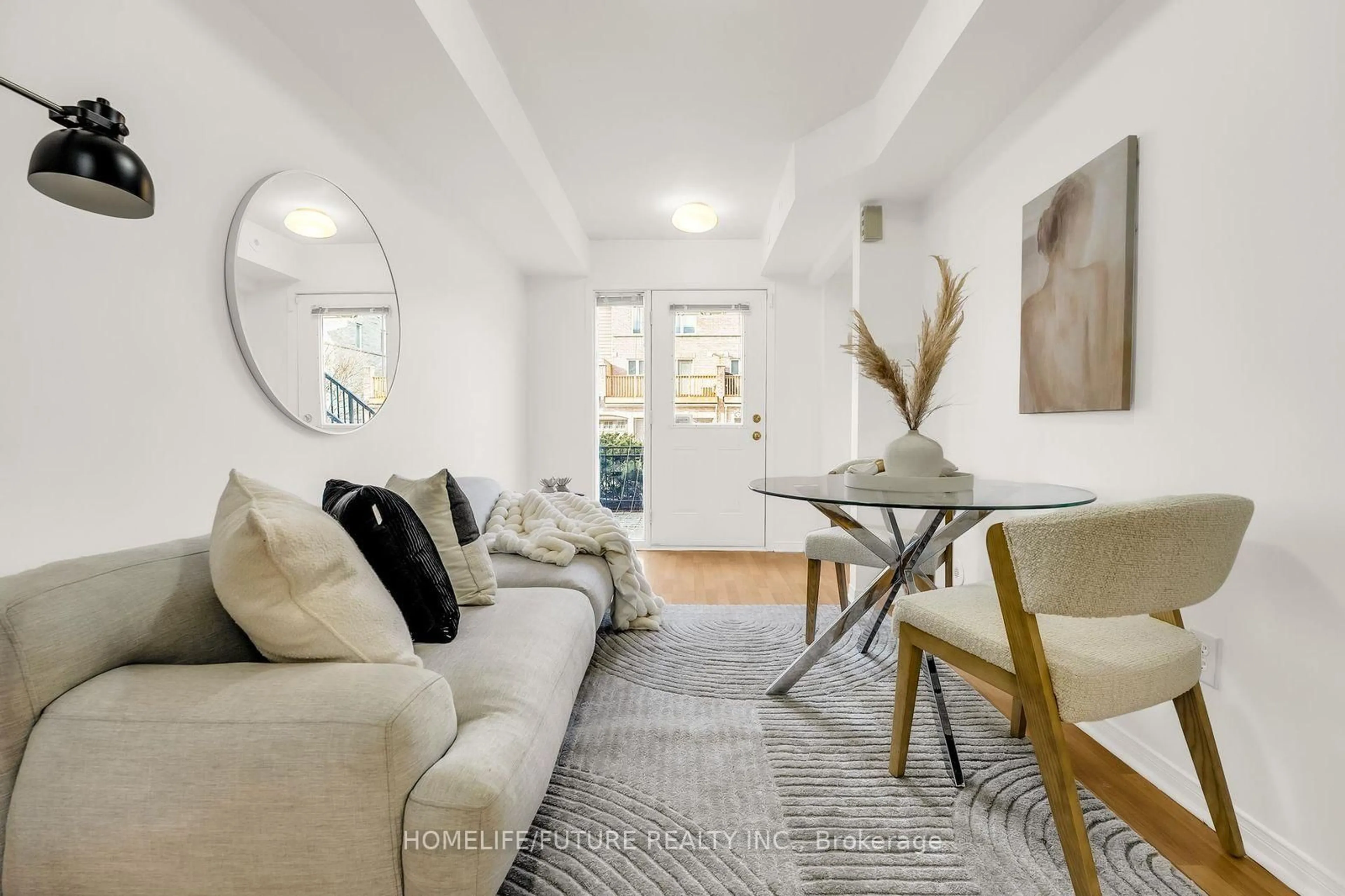 Living room with furniture, unknown for 4975 Southampton Dr #276, Mississauga Ontario L5M 8E5