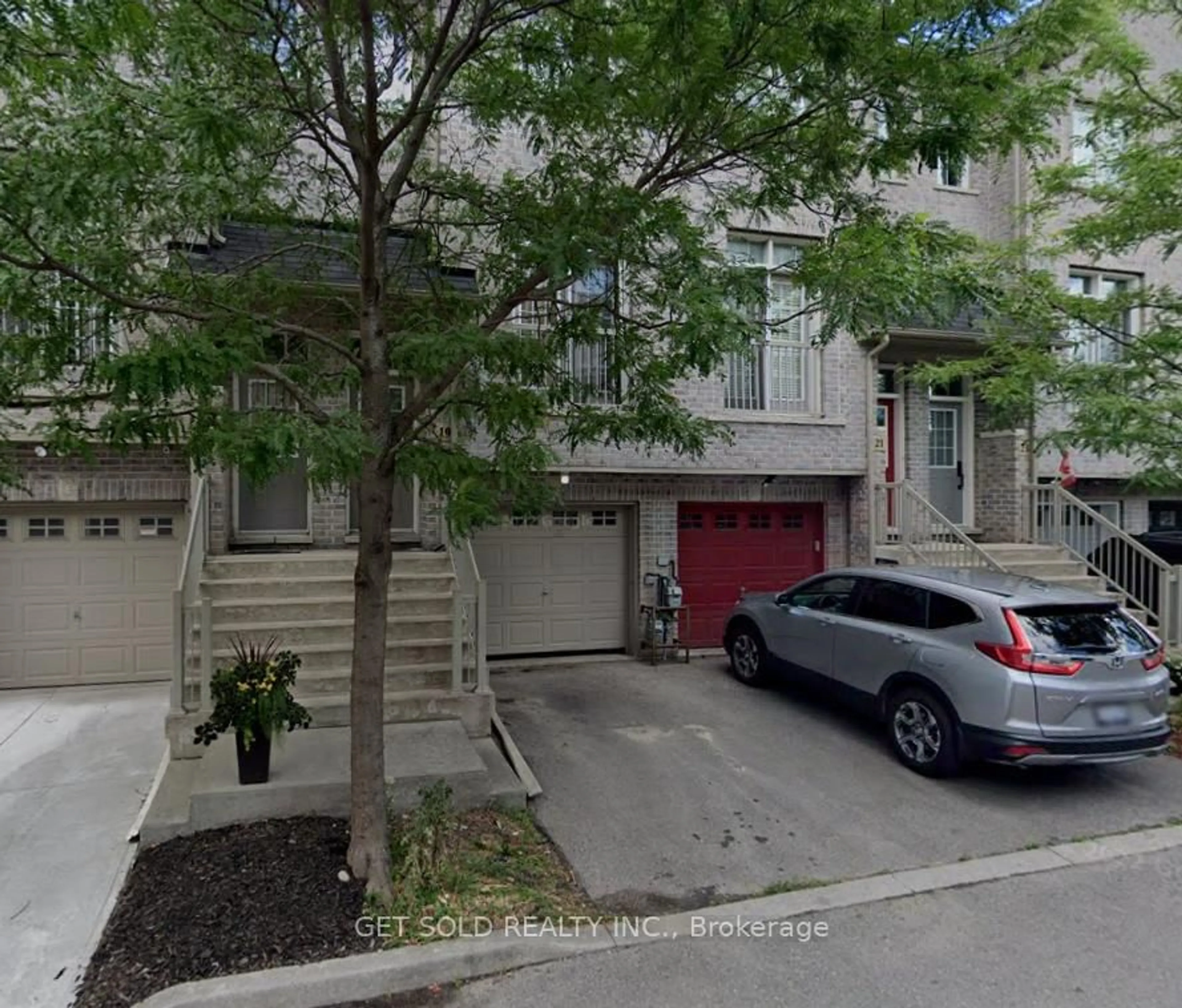 Unknown for 19 Piggott Mews, Toronto Ontario M9N 0A4