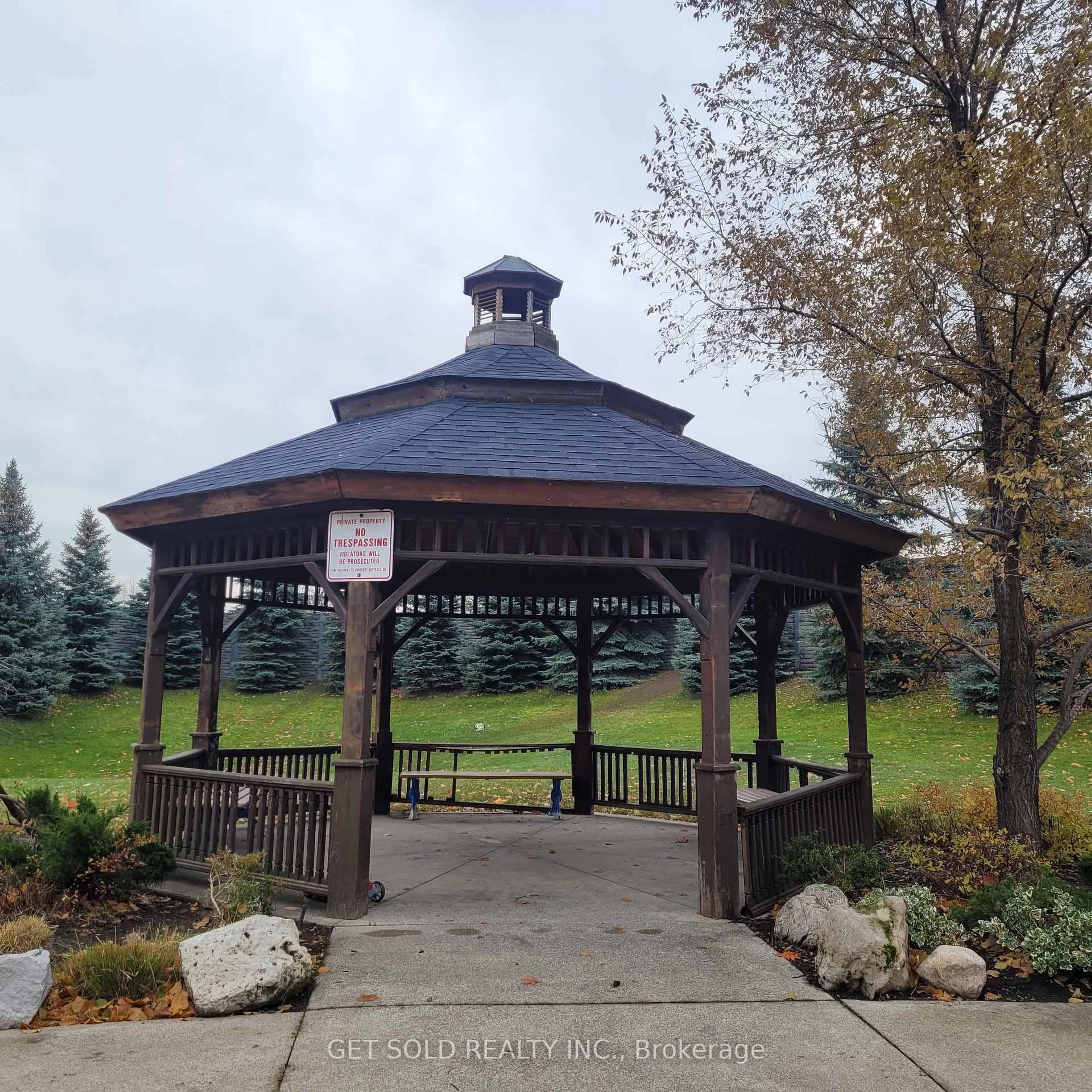 Unknown for 19 Piggott Mews, Toronto Ontario M9N 0A4