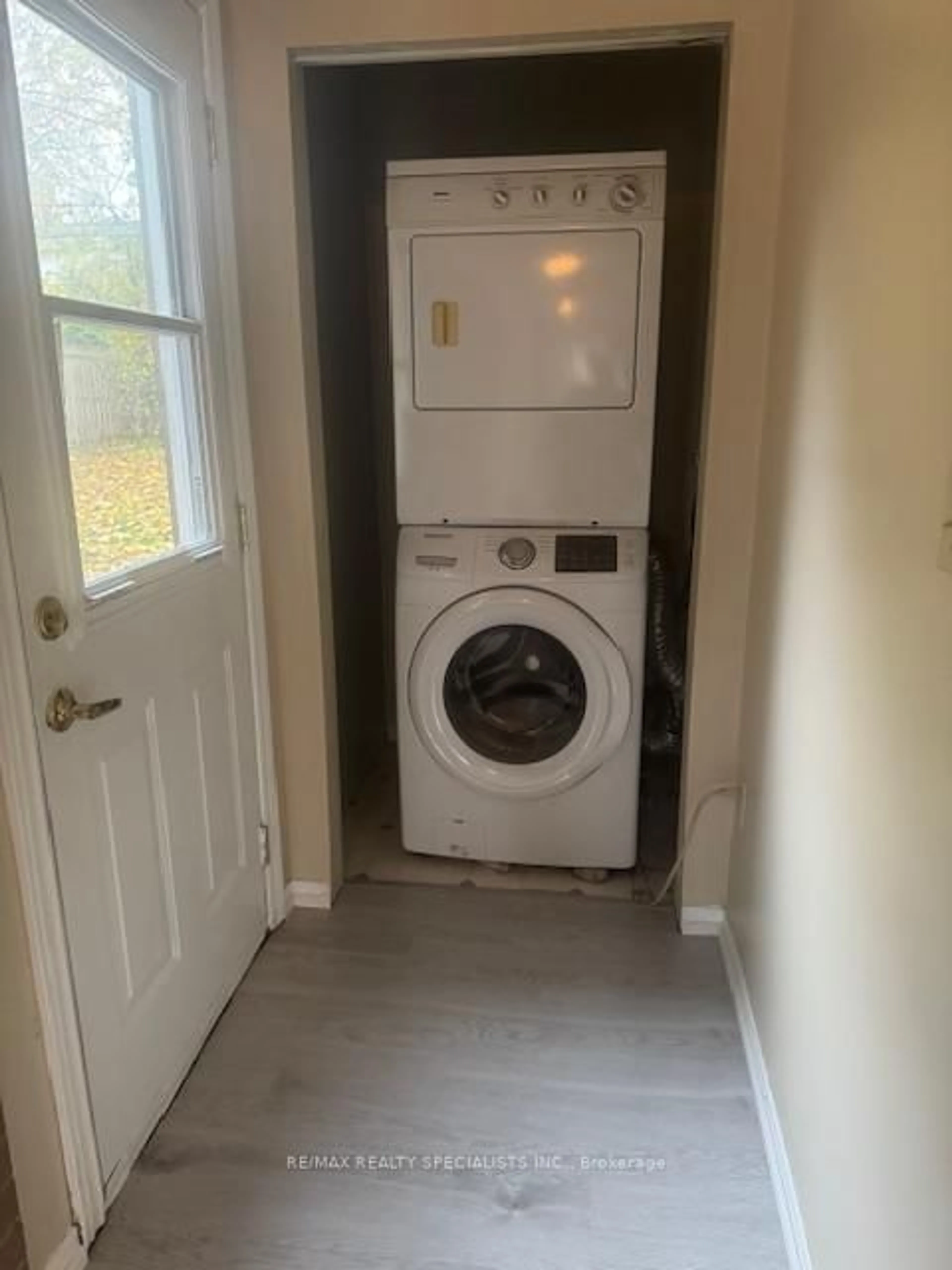 Laundry room for 70 Bythia St, Orangeville Ontario L9W 2S5