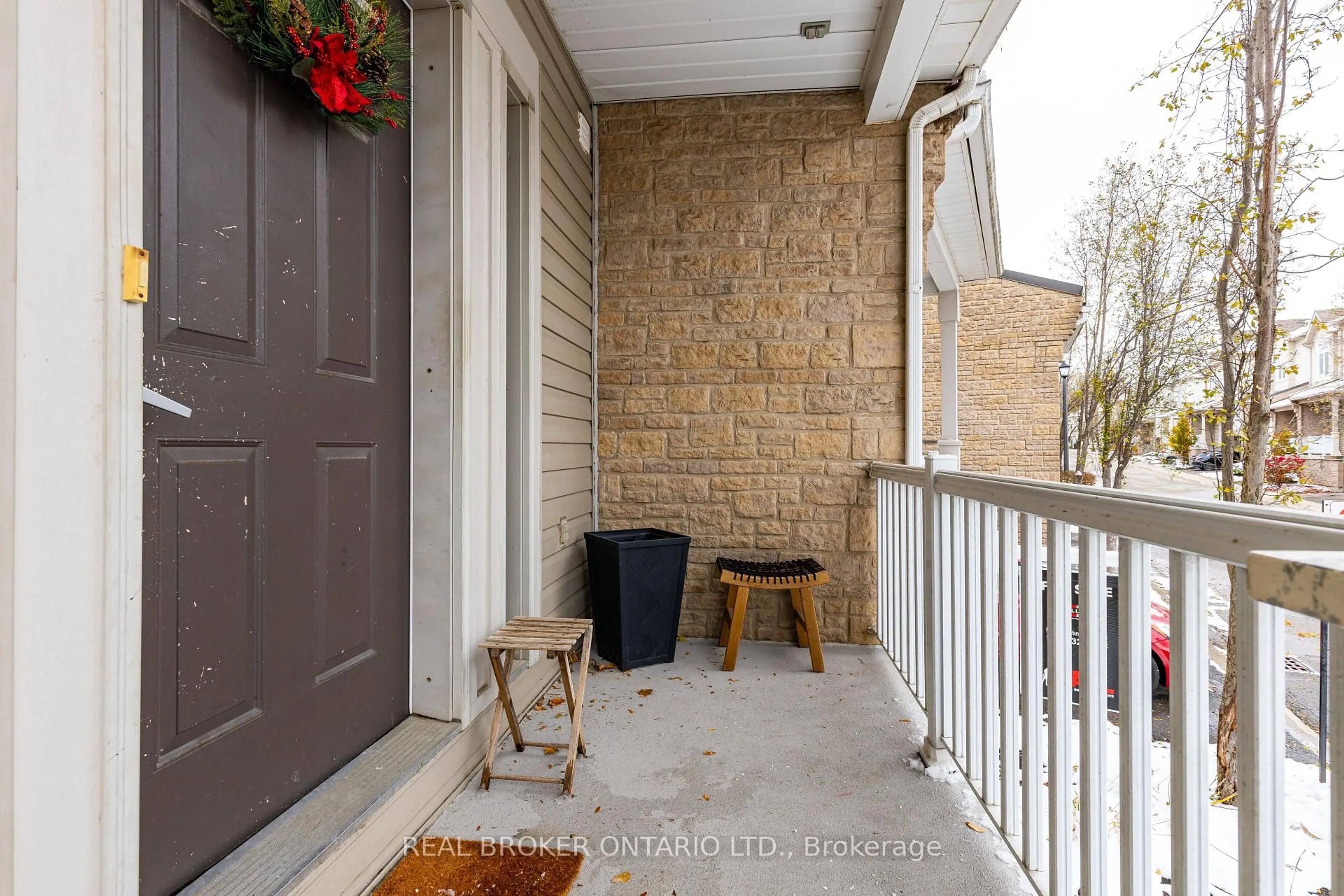 Indoor entryway for 7101 Branigan Gate #31, Mississauga Ontario L5N 7S2