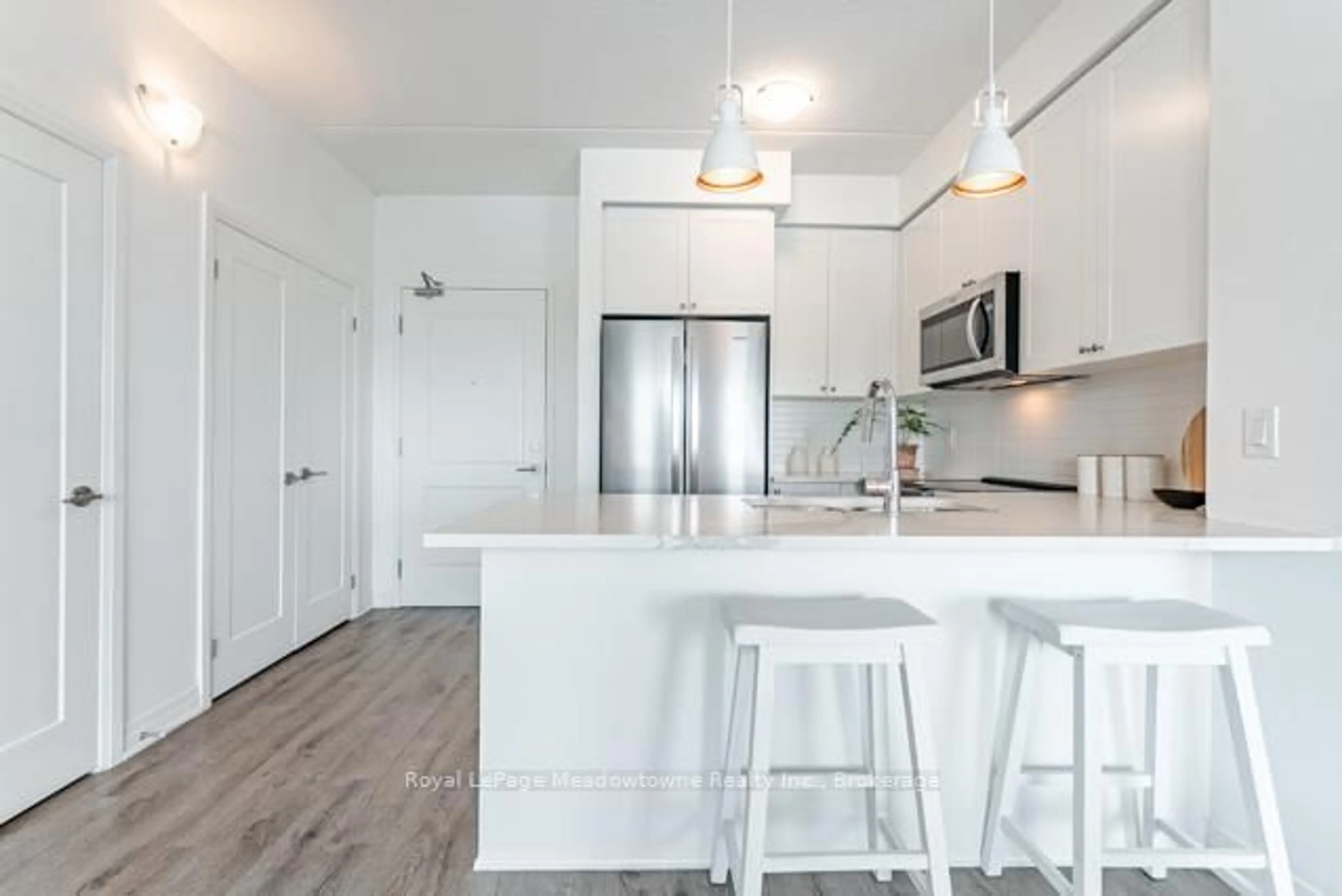 Open concept kitchen, unknown for 610 Farmstead Dr #422, Milton Ontario L9T 8X5