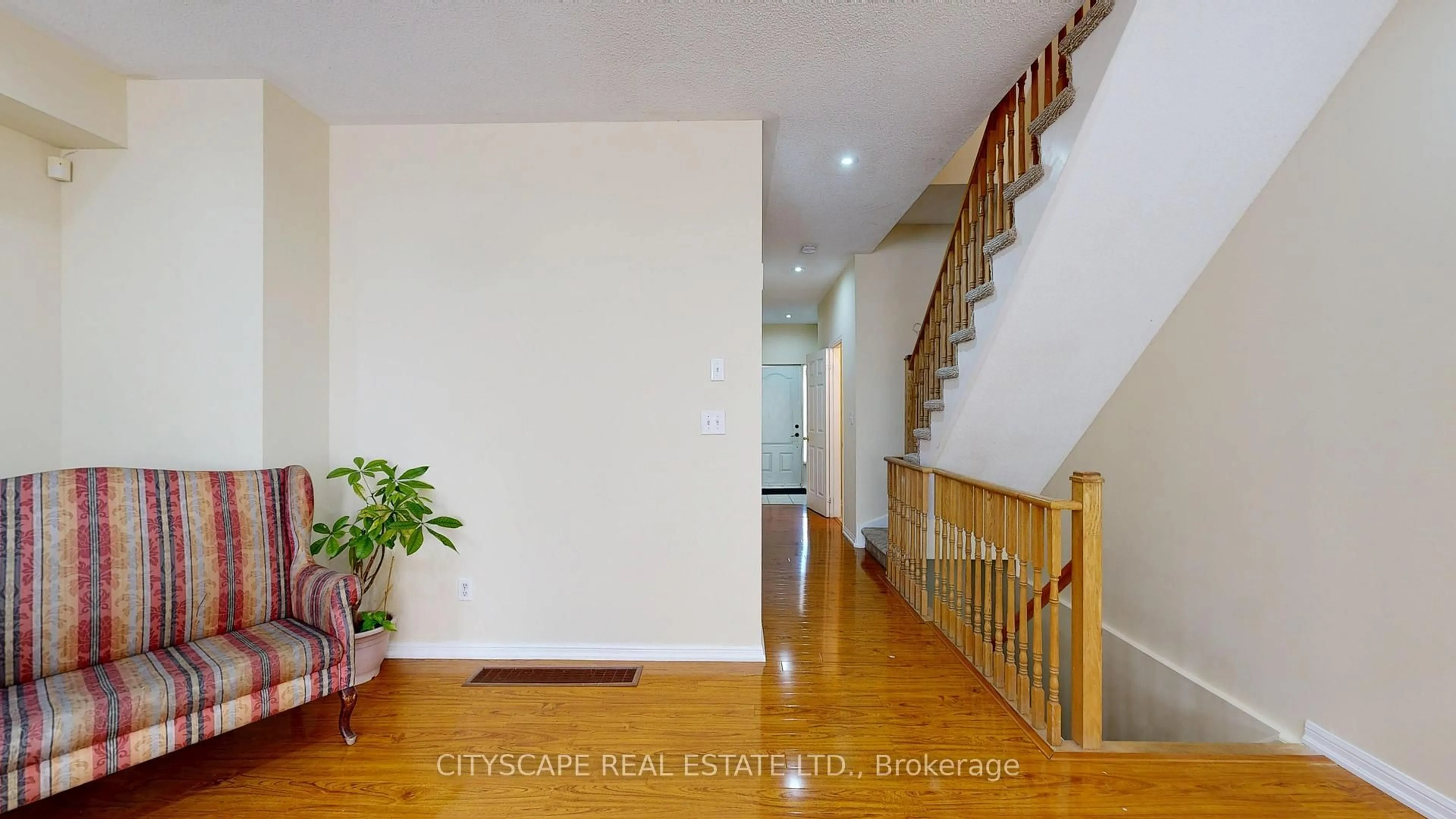 Indoor foyer for 3061 Finch Ave #50, Toronto Ontario M9M 0A7