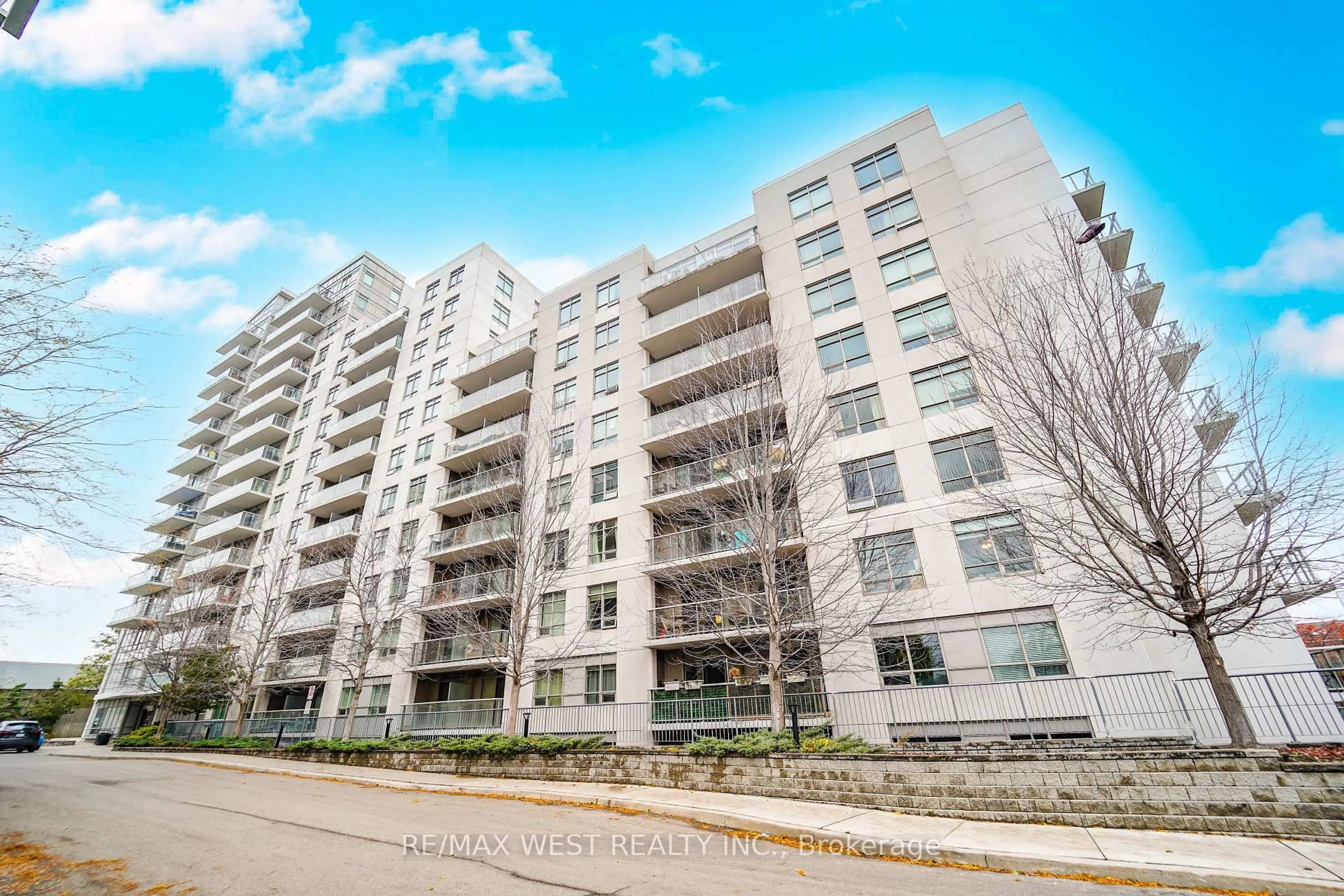 A pic from outside/outdoor area/front of a property/back of a property/a pic from drone, unknown for 816 Lansdowne Ave #420, Toronto Ontario M6H 4K6