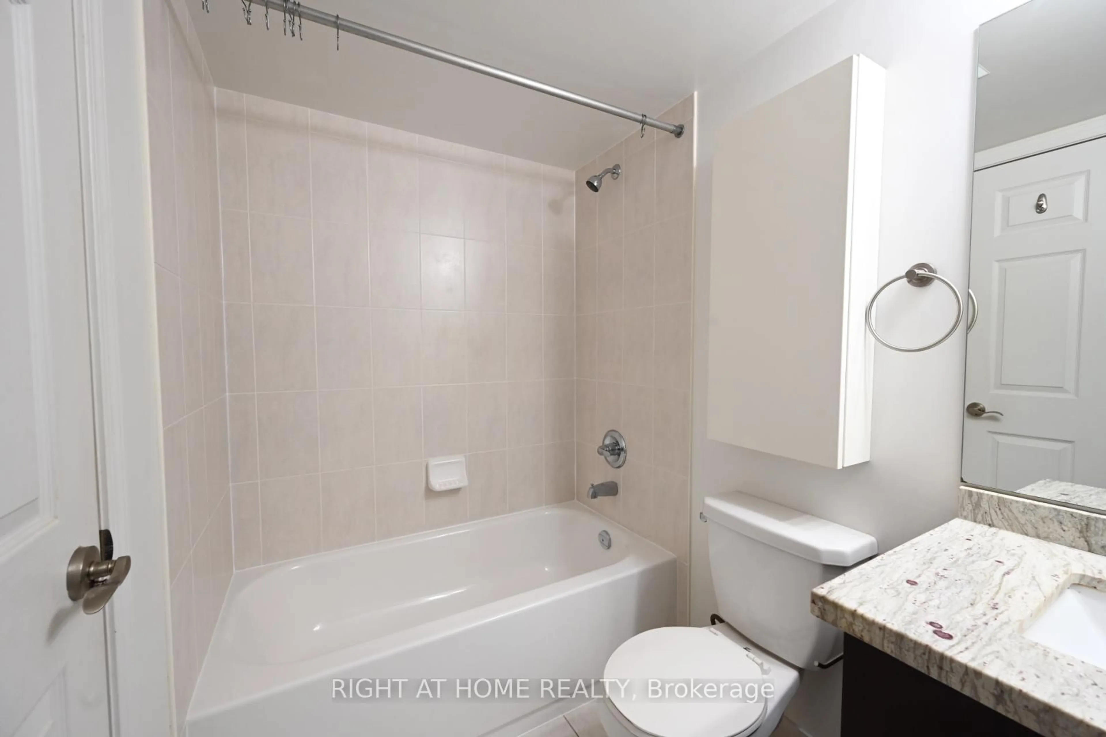 Standard bathroom, unknown for 61 Heintzman St #910, Toronto Ontario M6P 5A2