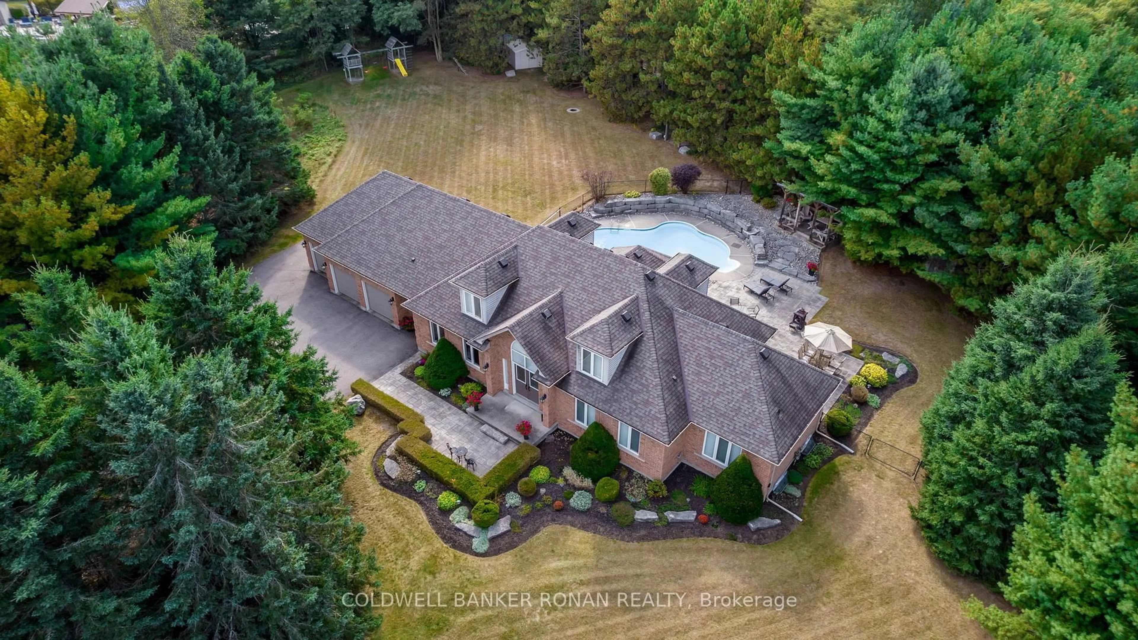 A pic from outside/outdoor area/front of a property/back of a property/a pic from drone, unknown for 16 Indiana Dr, Caledon Ontario L7E 0C6