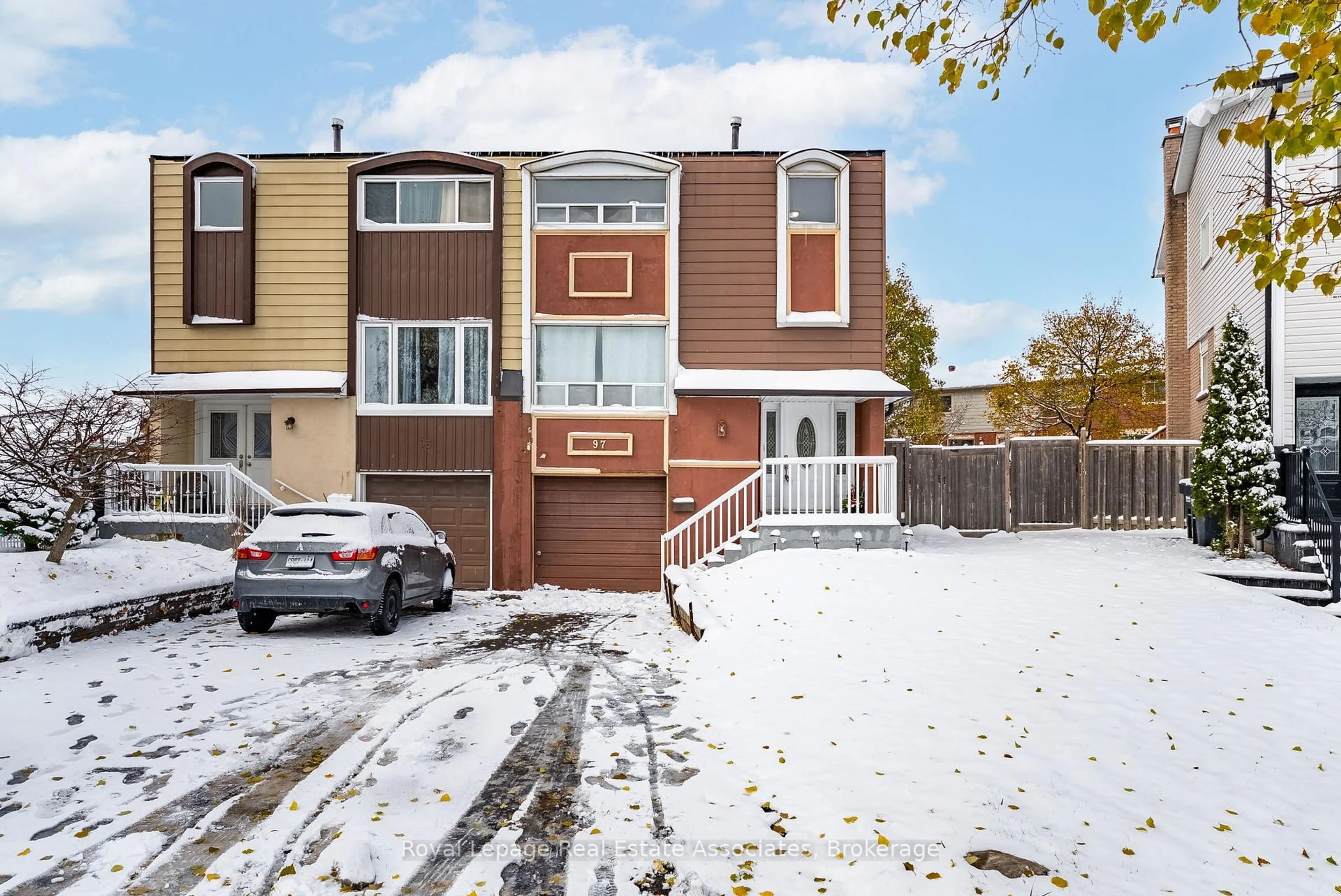 A pic from outside/outdoor area/front of a property/back of a property/a pic from drone, street for 97 Bruce Beer Dr, Brampton Ontario L6V 2Z7