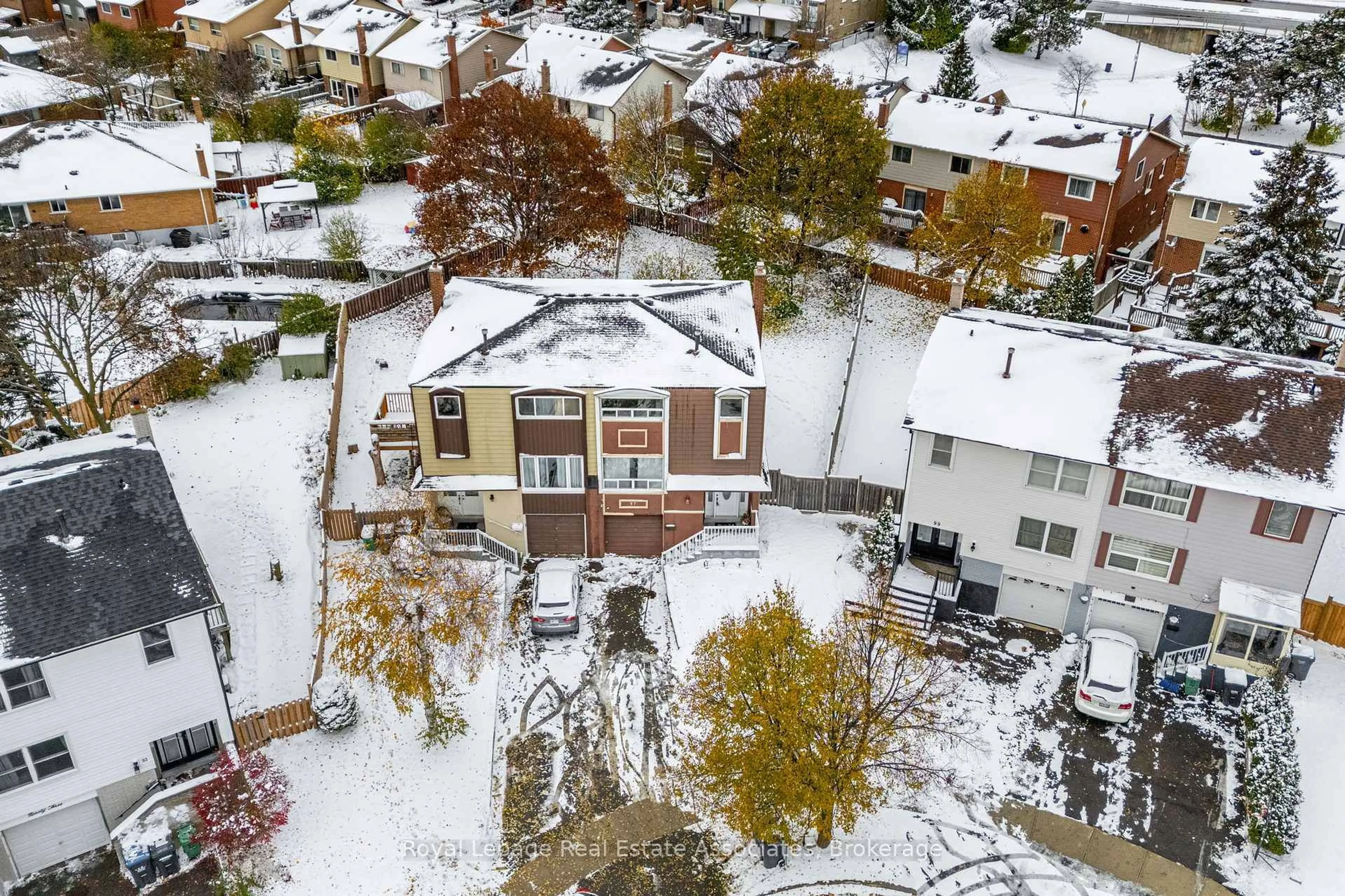 A pic from outside/outdoor area/front of a property/back of a property/a pic from drone, street for 97 Bruce Beer Dr, Brampton Ontario L6V 2Z7