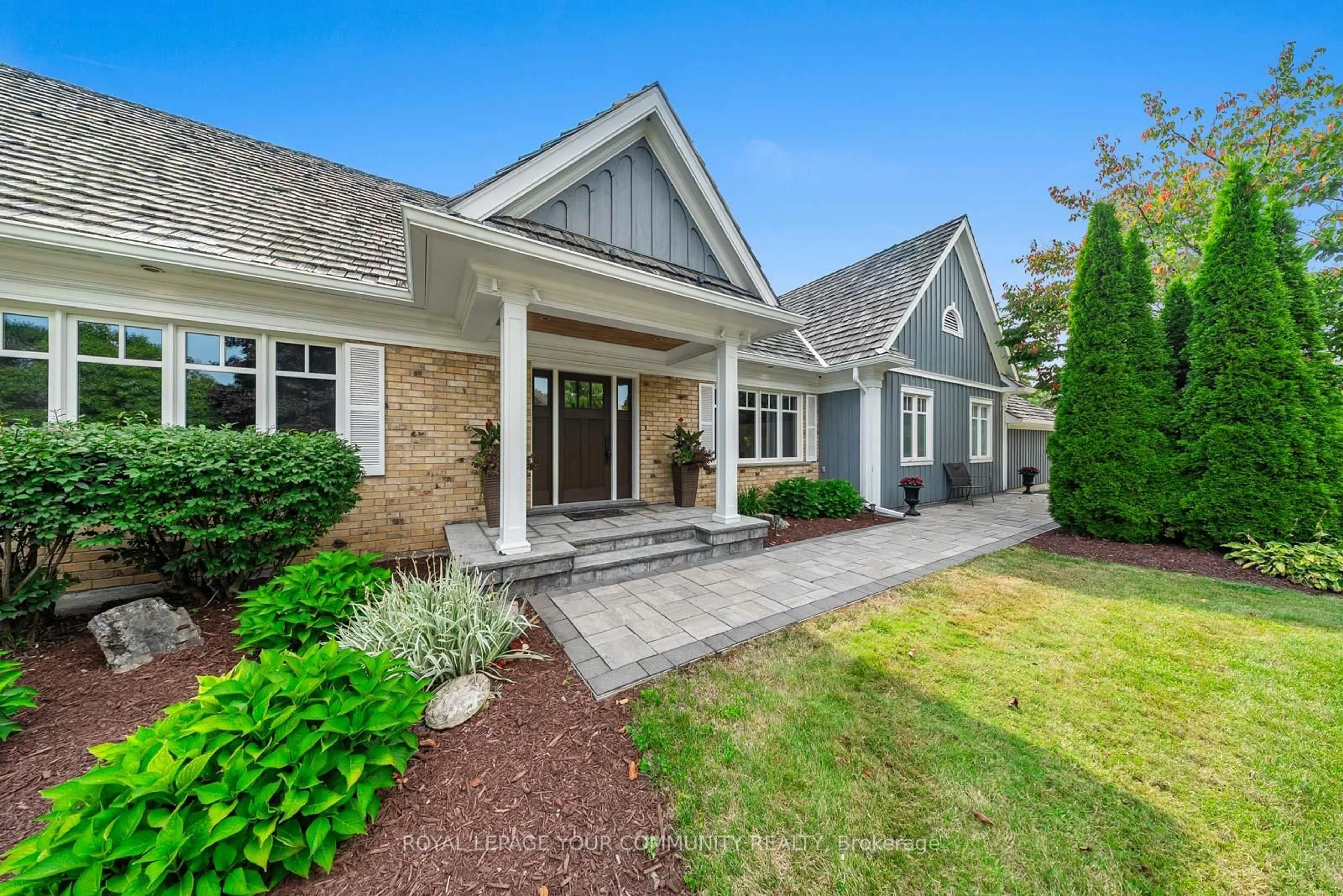 Home with brick exterior material, unknown for 6 Creekside Crt, Caledon Ontario L7E 0B3