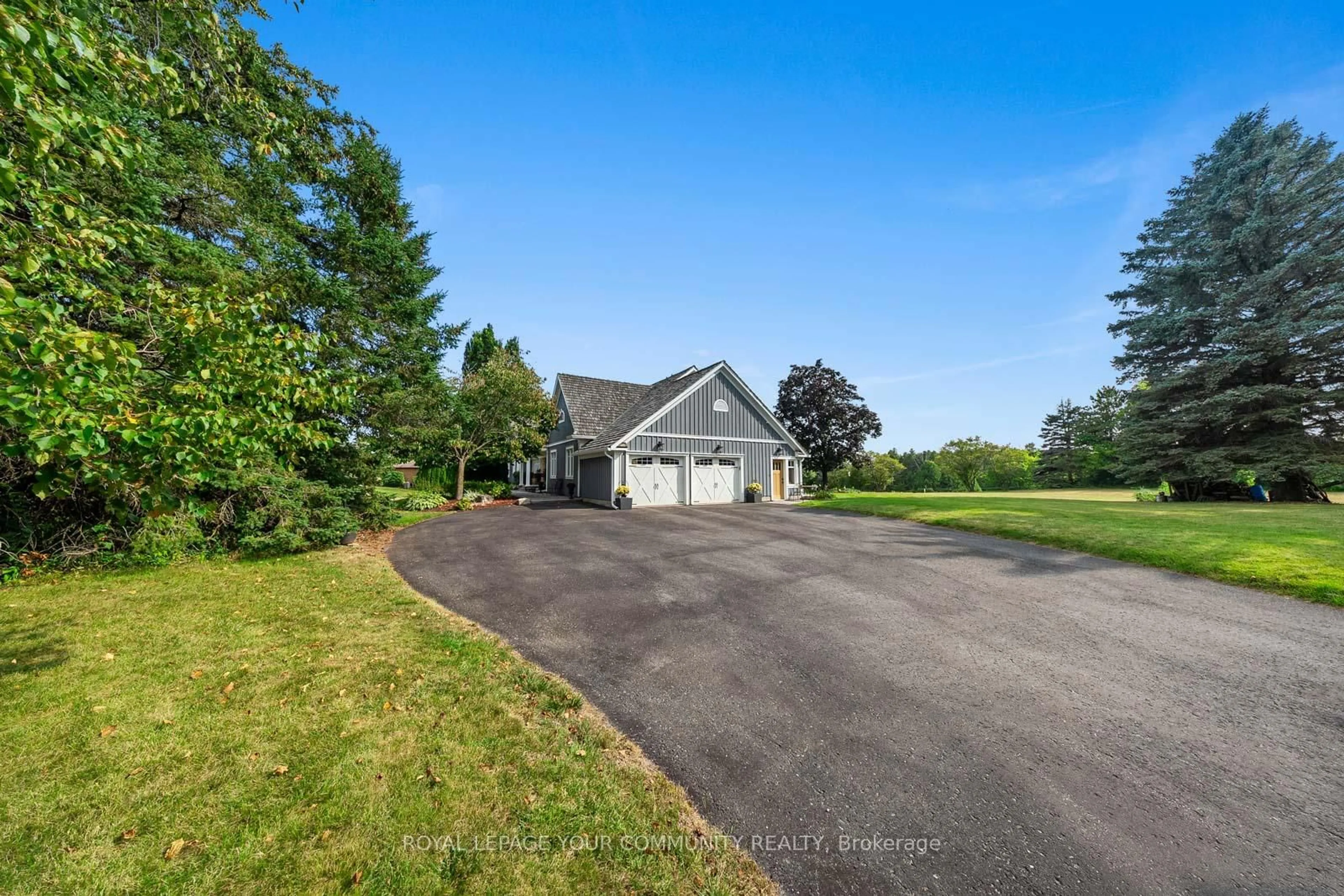 A pic from outside/outdoor area/front of a property/back of a property/a pic from drone, water/lake/river/ocean view for 6 Creekside Crt, Caledon Ontario L7E 0B3