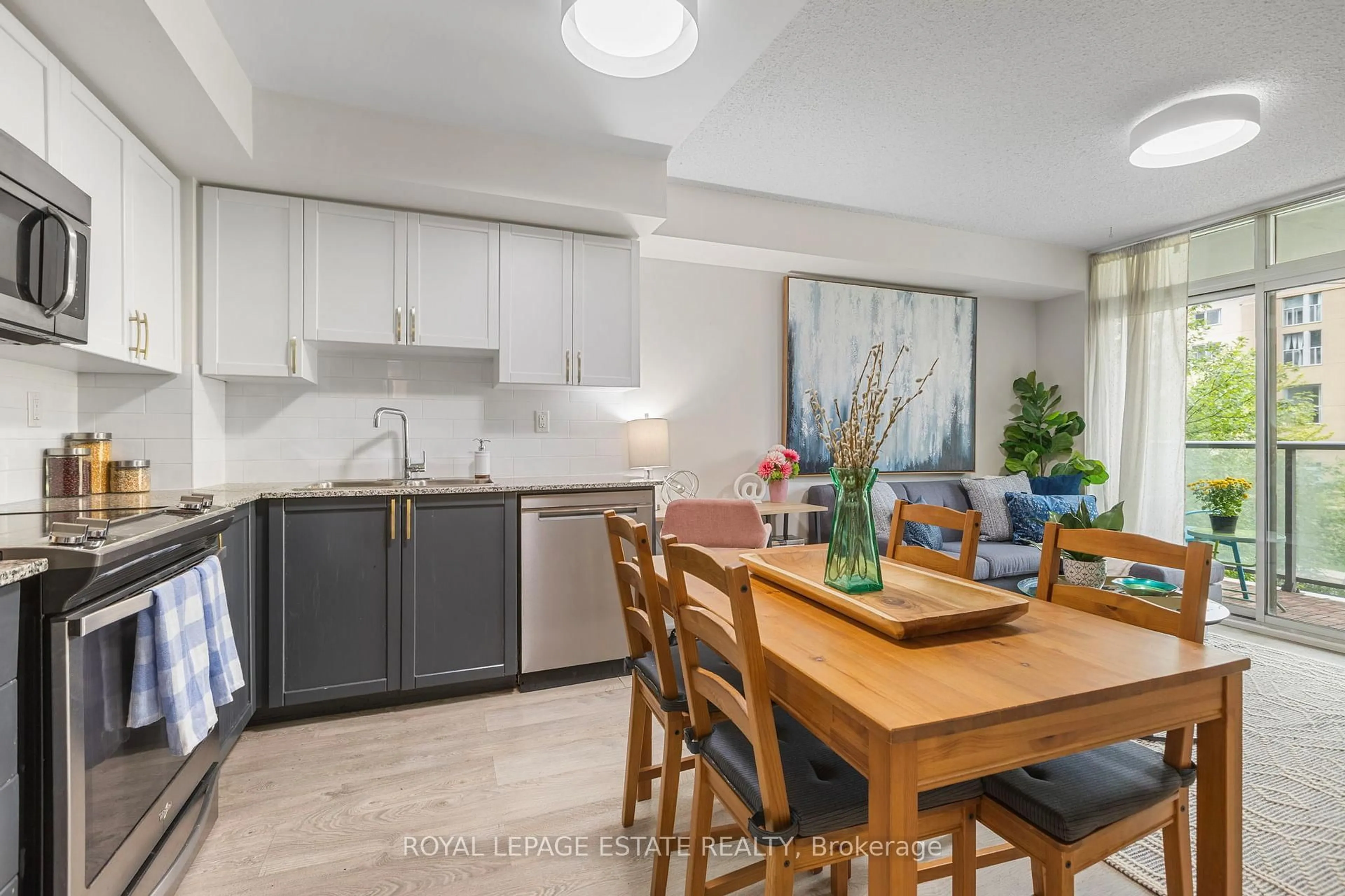 Open concept kitchen, unknown for 816 Lansdowne Ave #206, Toronto Ontario M6H 4K6