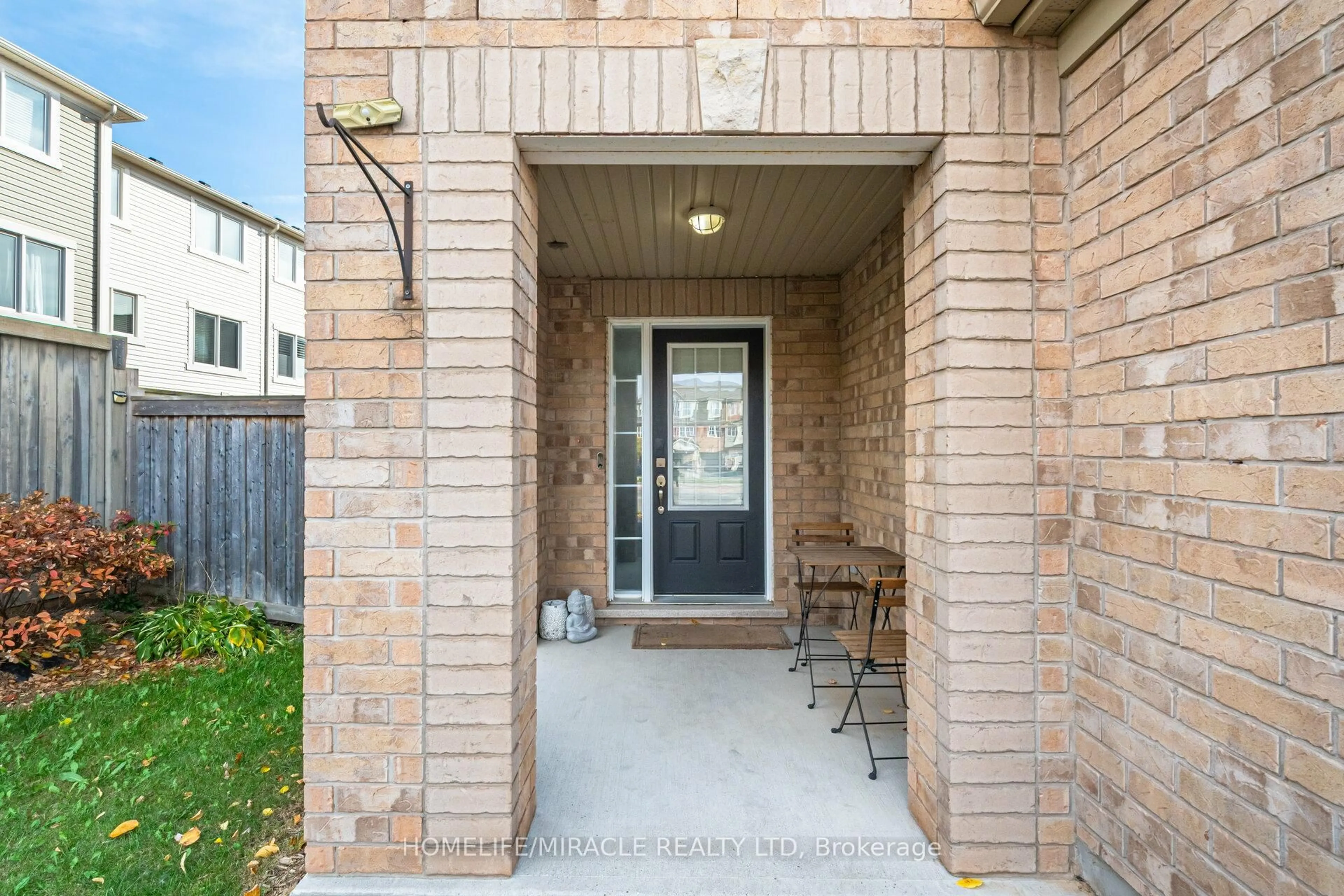 Patio, street for 41 Ashen Tree Lane, Brampton Ontario L7A 0T1