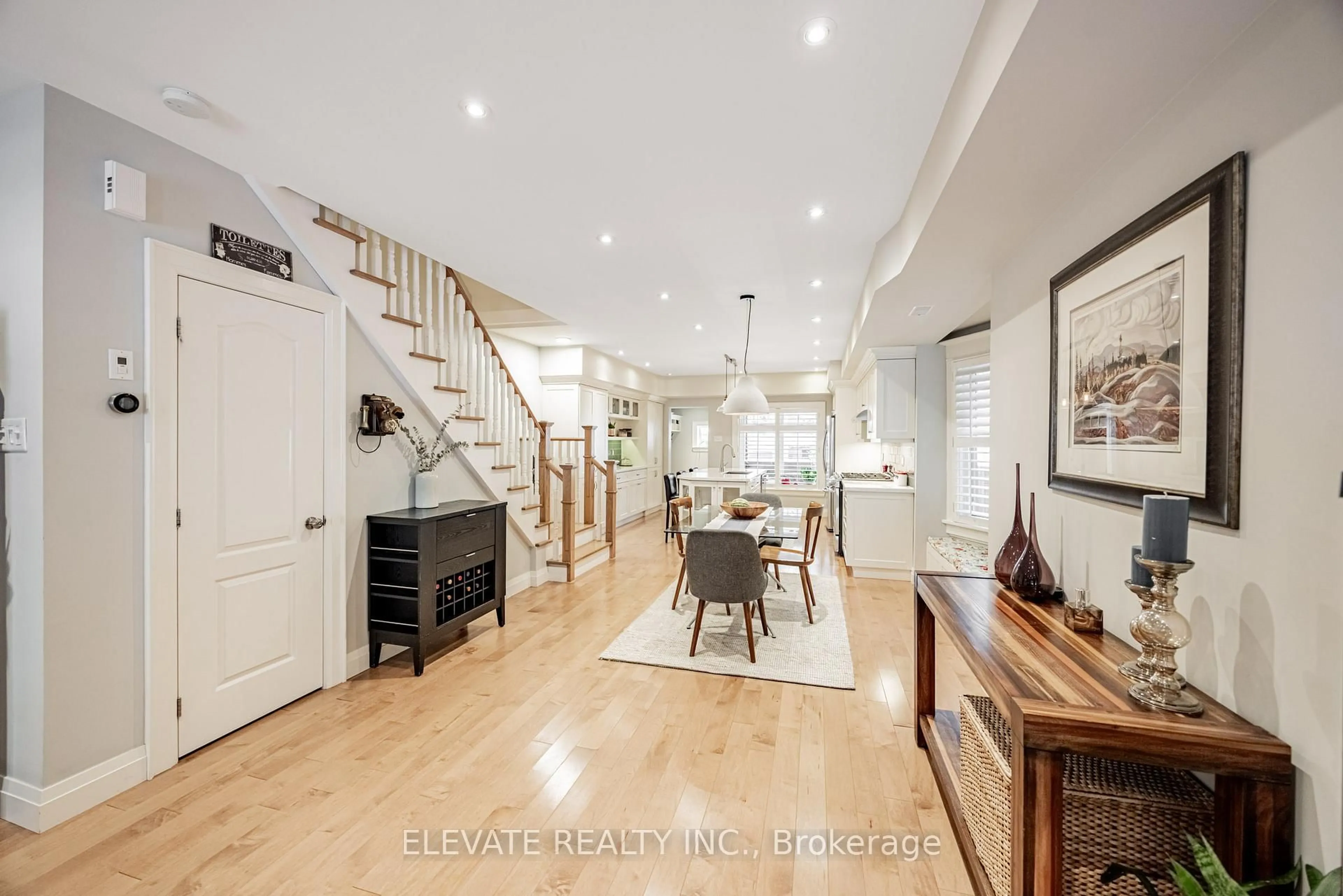 Indoor entryway for 84 Indian Rd, Toronto Ontario M6R 2V4