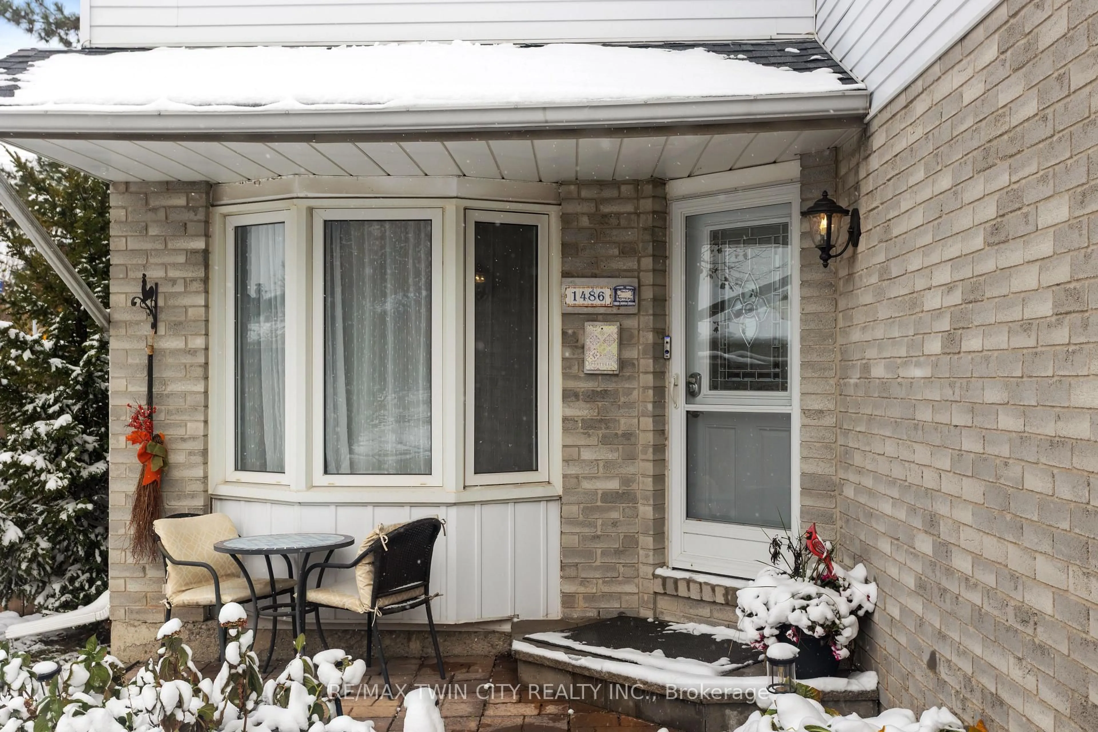 Patio, street for 1486 Reynolds Ave, Burlington Ontario L7M 3C1