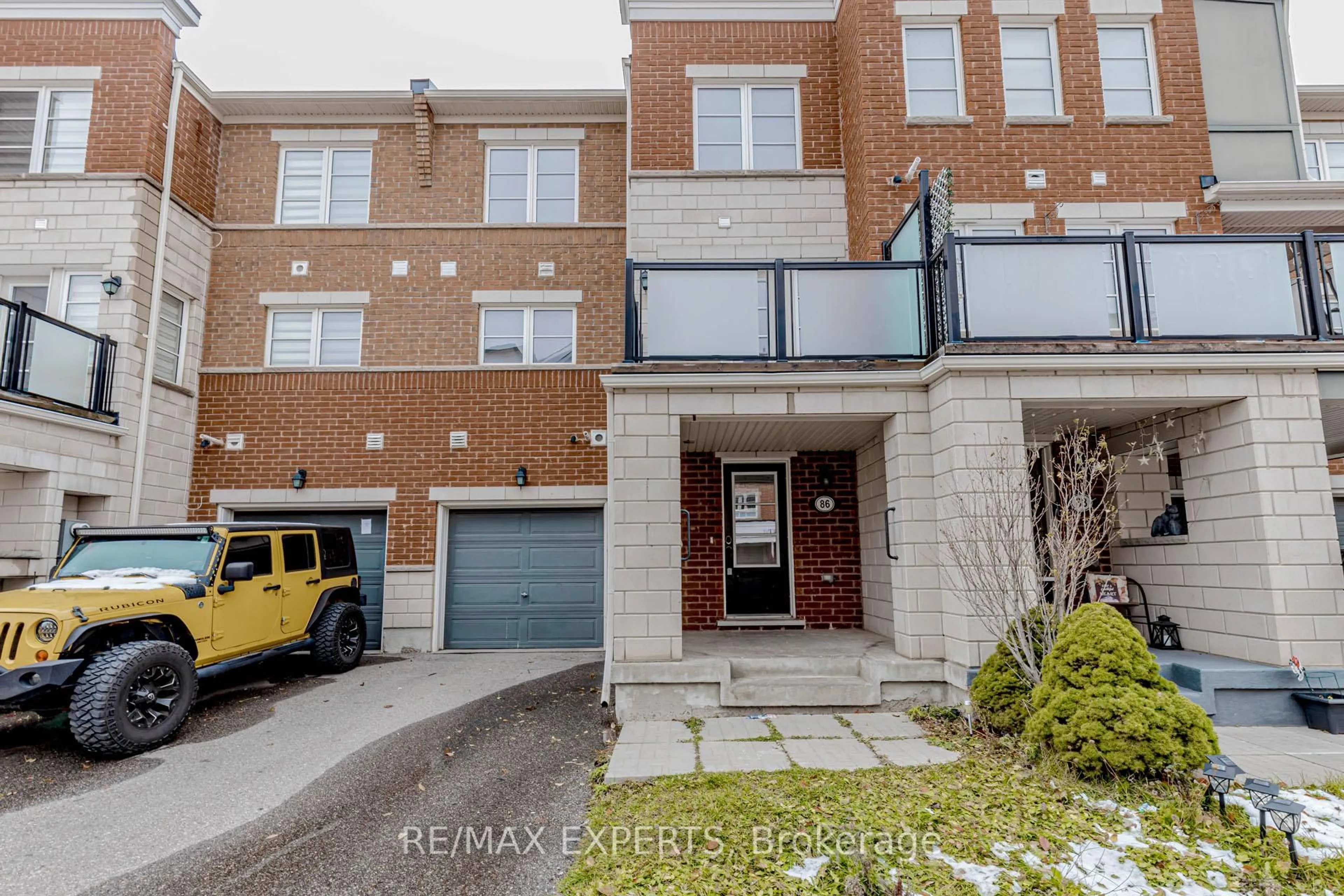 Home with brick exterior material, street for 86 Baycliffe Cres #27, Brampton Ontario L7A 3Z3