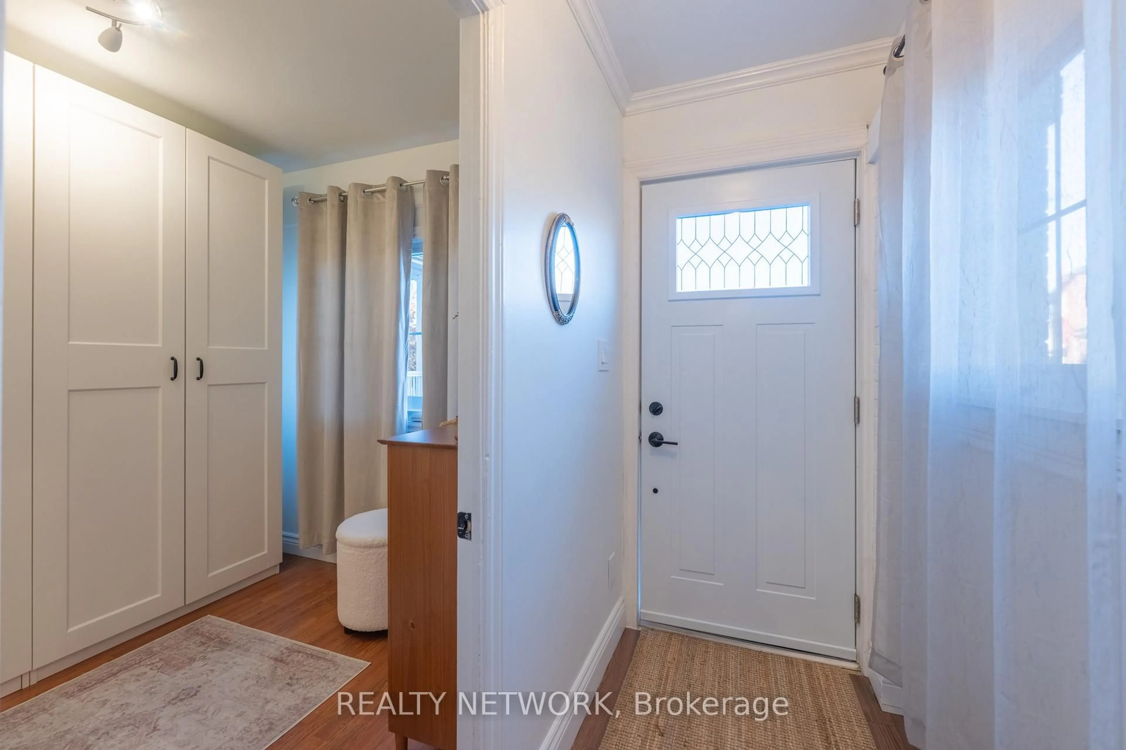 Indoor entryway for 37 Florence Cres, Toronto Ontario M6N 4E6