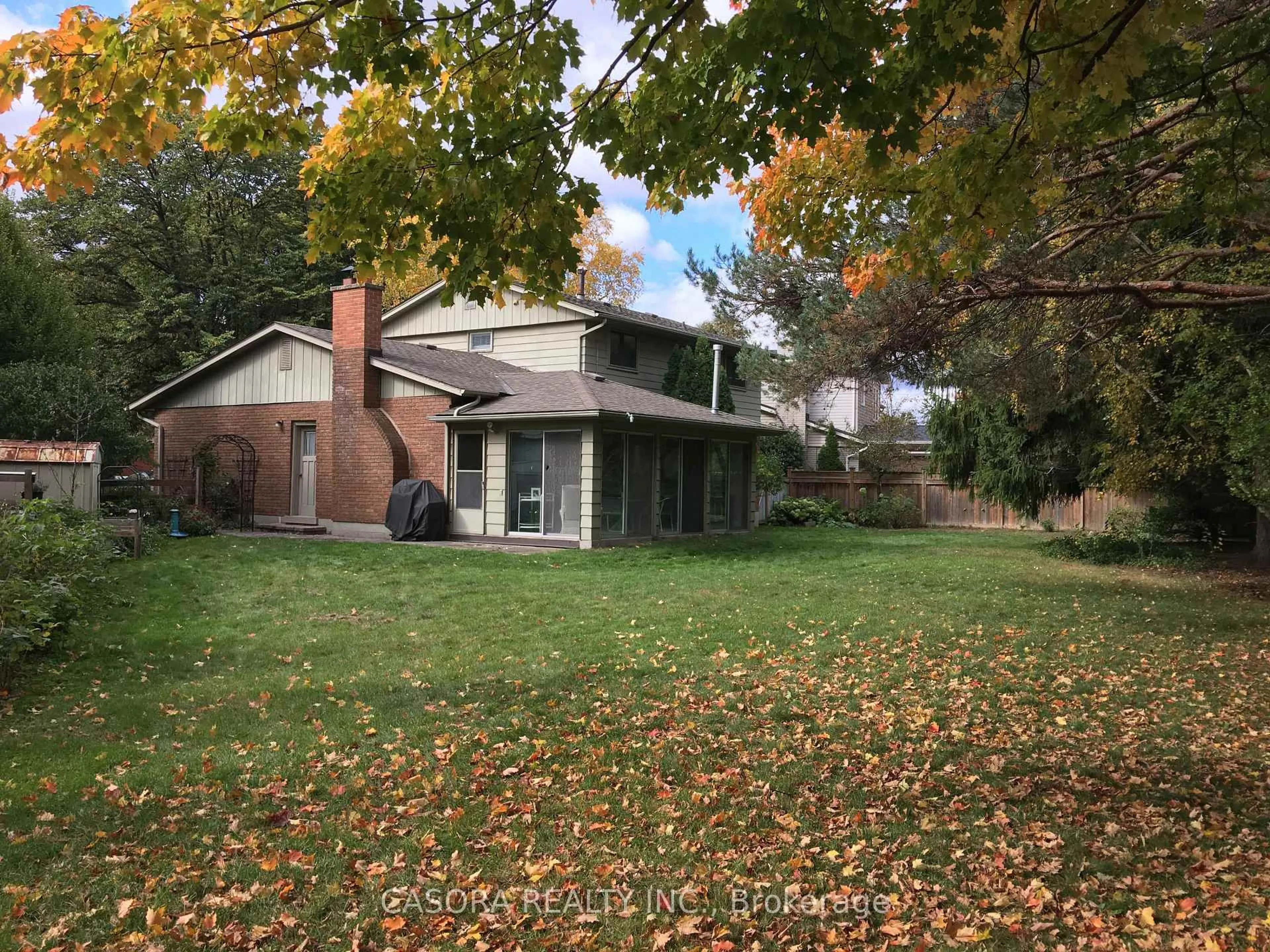 A pic from outside/outdoor area/front of a property/back of a property/a pic from drone, unknown for 351 Rankin Dr, Burlington Ontario L7N 2B2