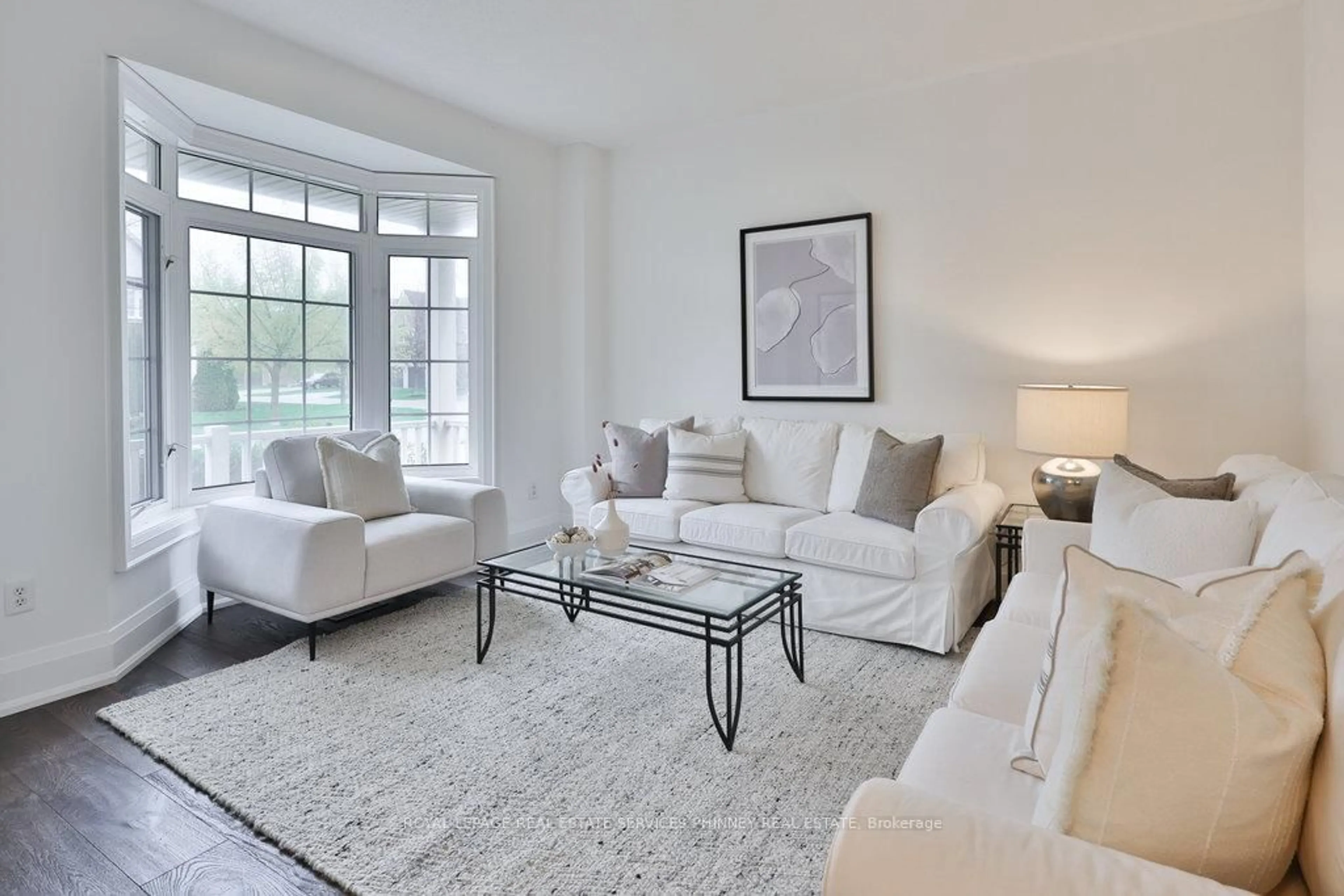 Living room with furniture, unknown for 958 Irish Moss Rd, Mississauga Ontario L5W 1W5