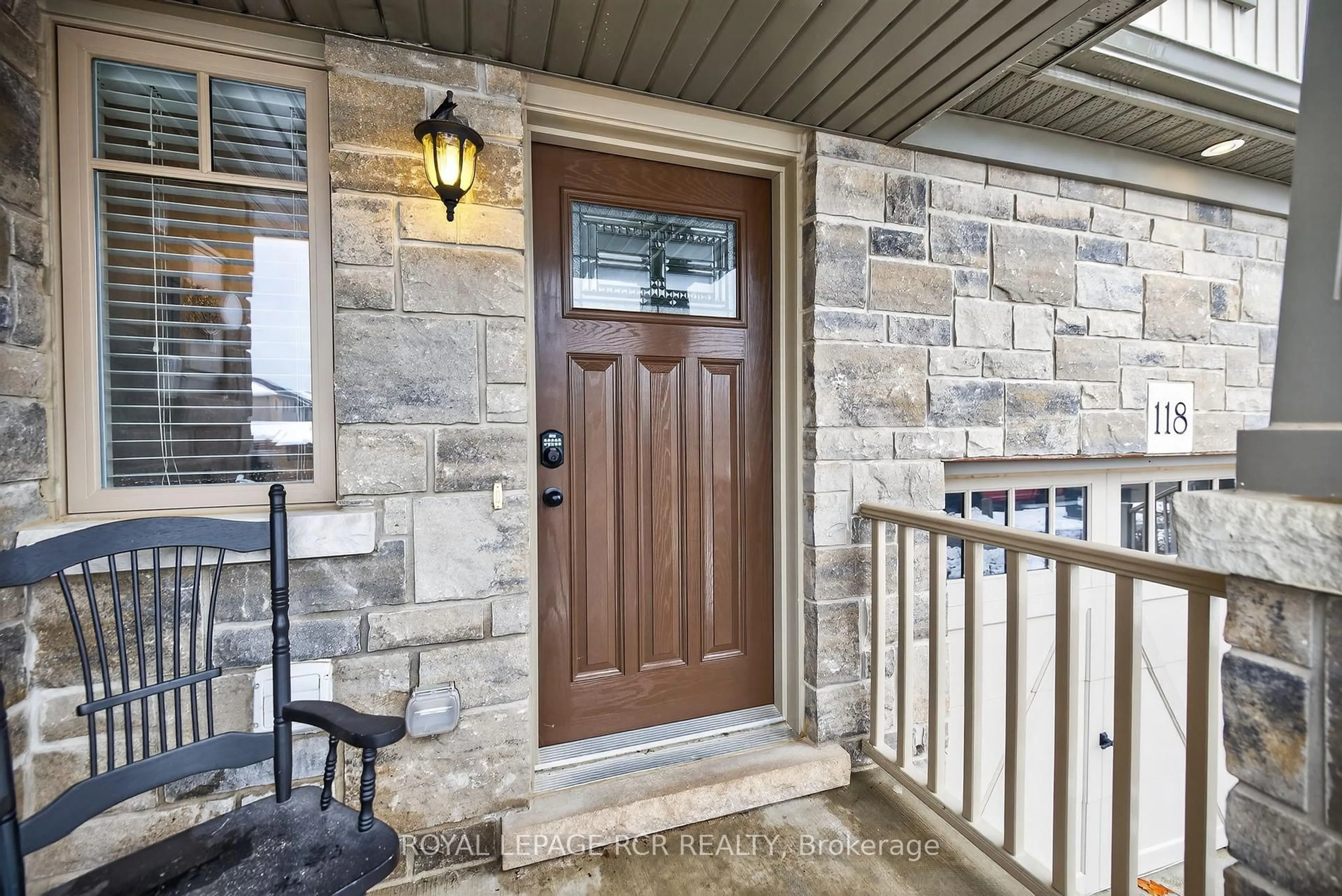 Indoor entryway for 118 Parkinson Cres, Orangeville Ontario L9W 6X3
