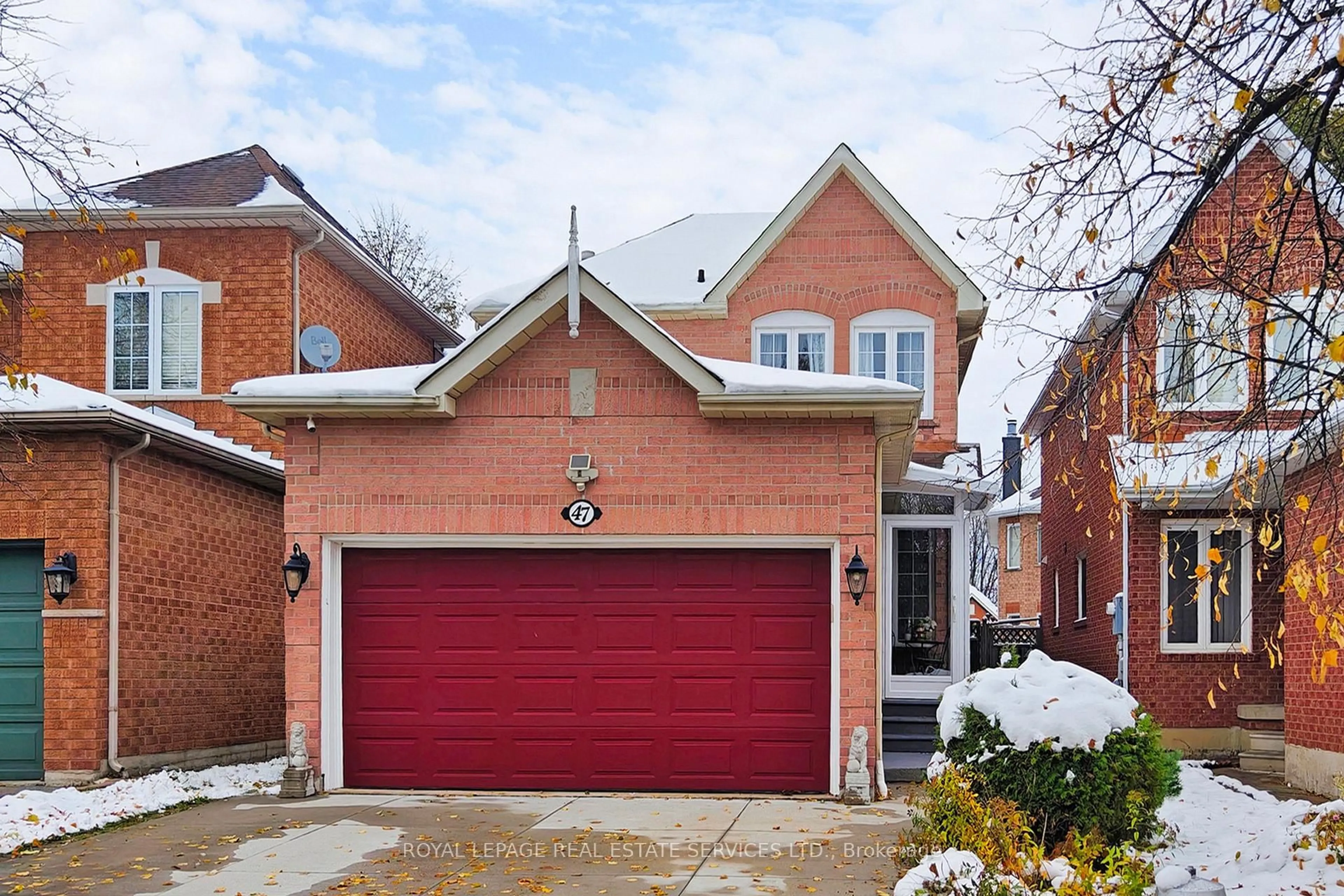 Home with brick exterior material, street for 47 Hood Cres, Brampton Ontario L6Y 4S7