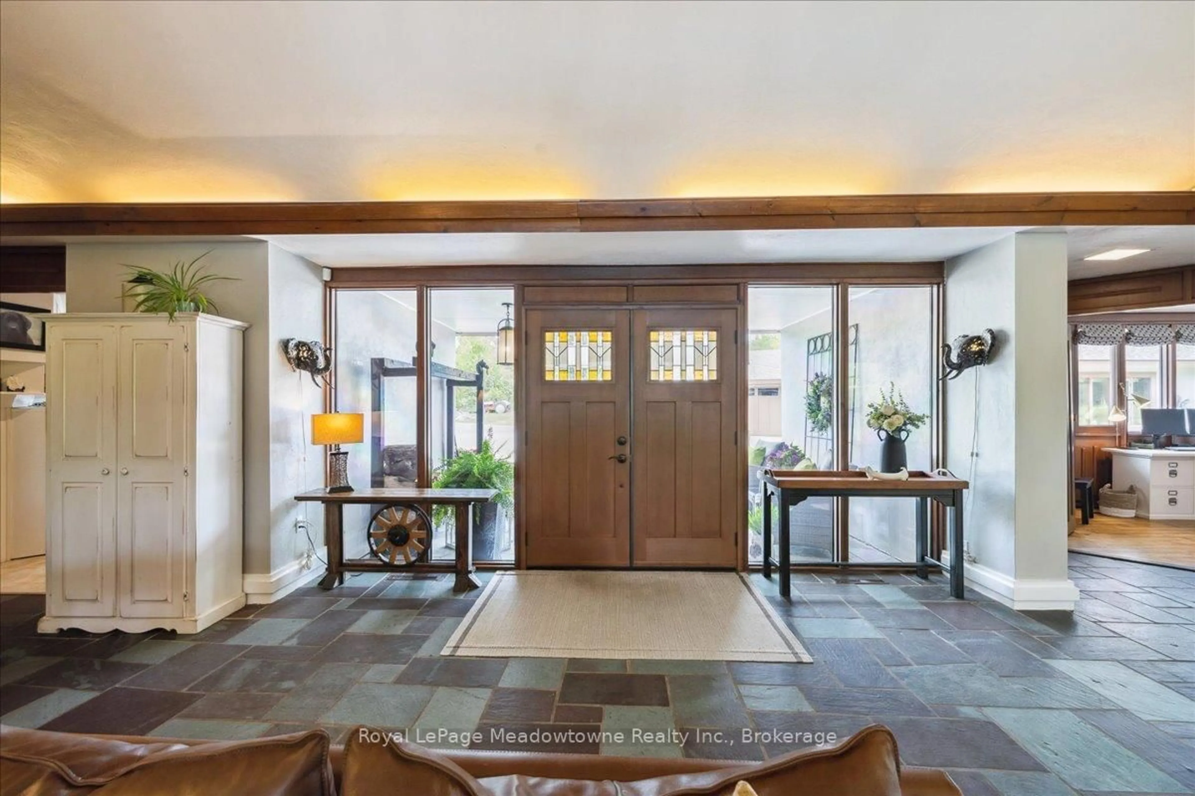 Indoor entryway for 10632 Fifth Line, Milton Ontario N0B 2K0