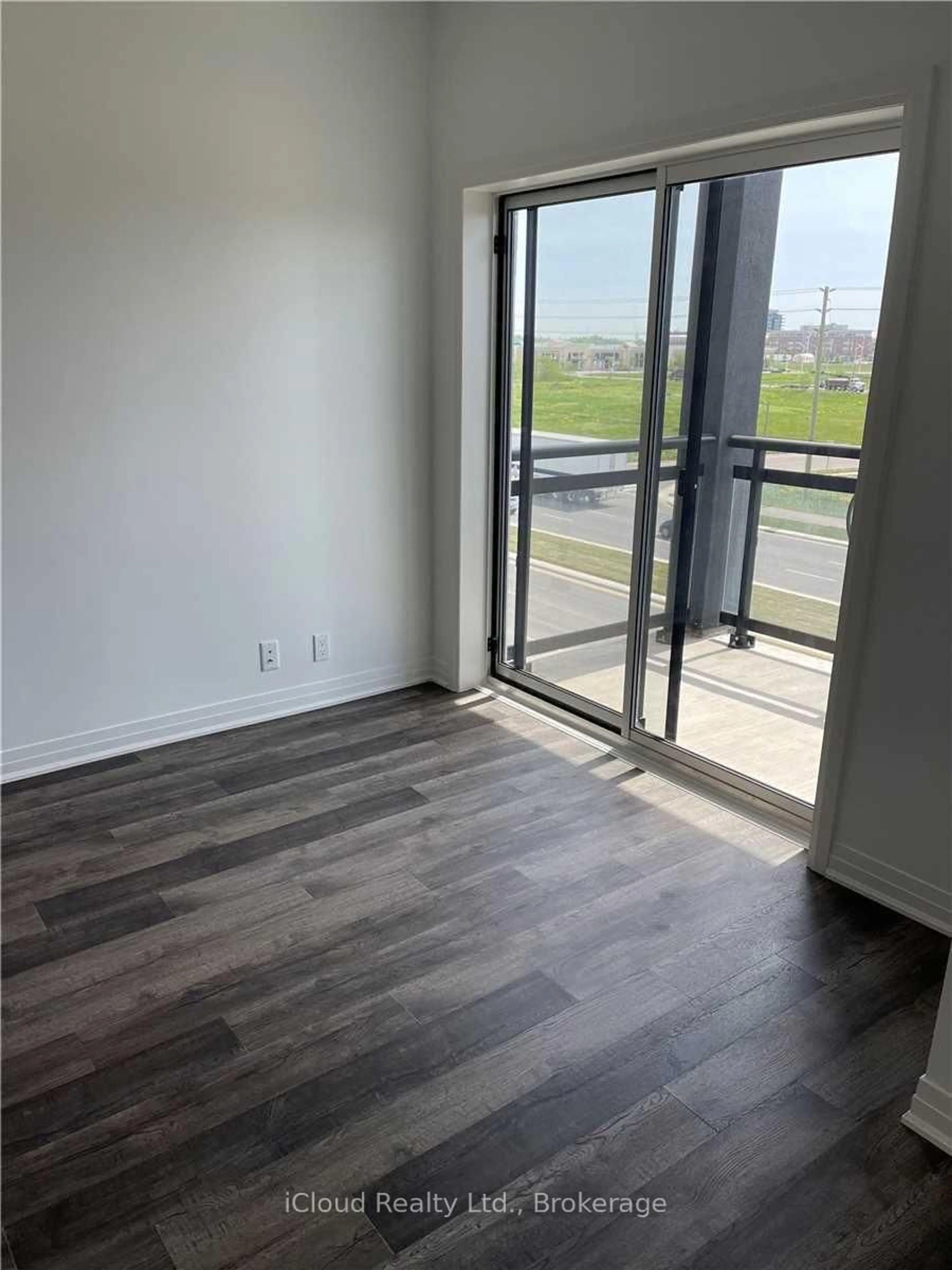 A pic of a room for 102 Grovewood Common Dr #320, Oakville Ontario L6H 0X2