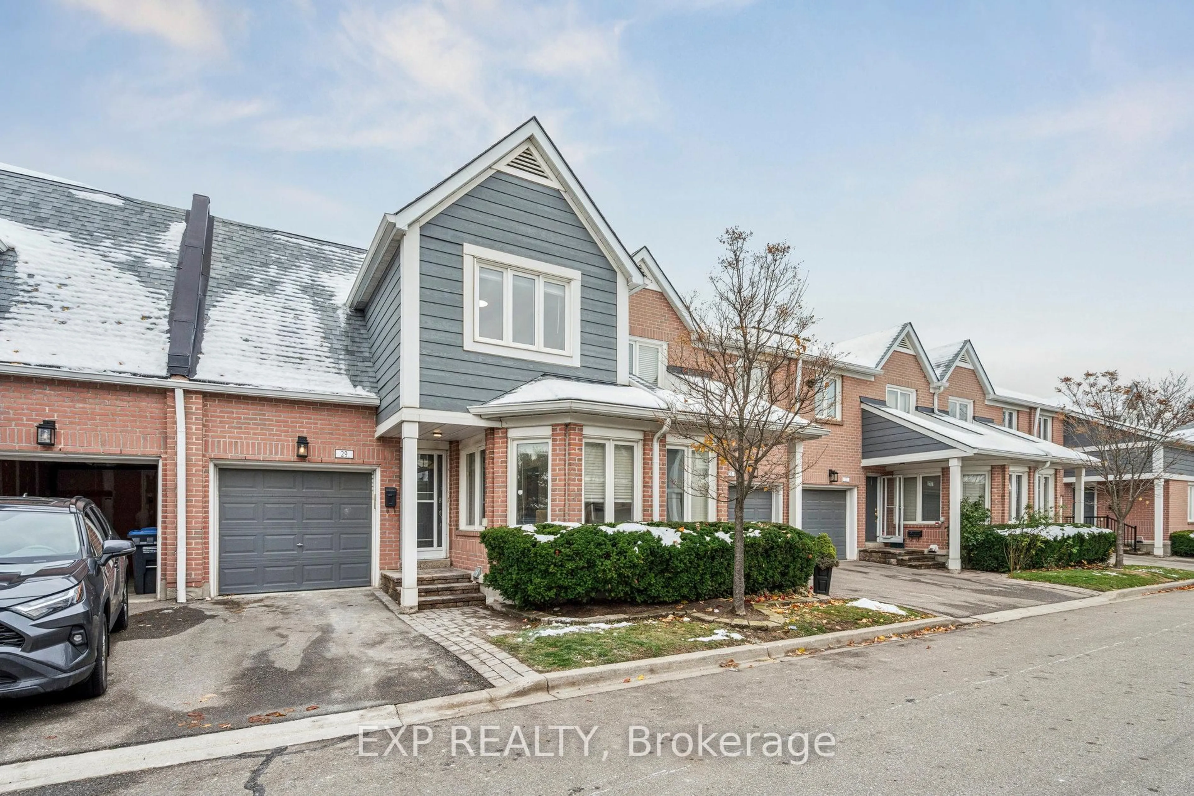 A pic from outside/outdoor area/front of a property/back of a property/a pic from drone, street for 2205 South Millway #29, Mississauga Ontario L5L 3T2