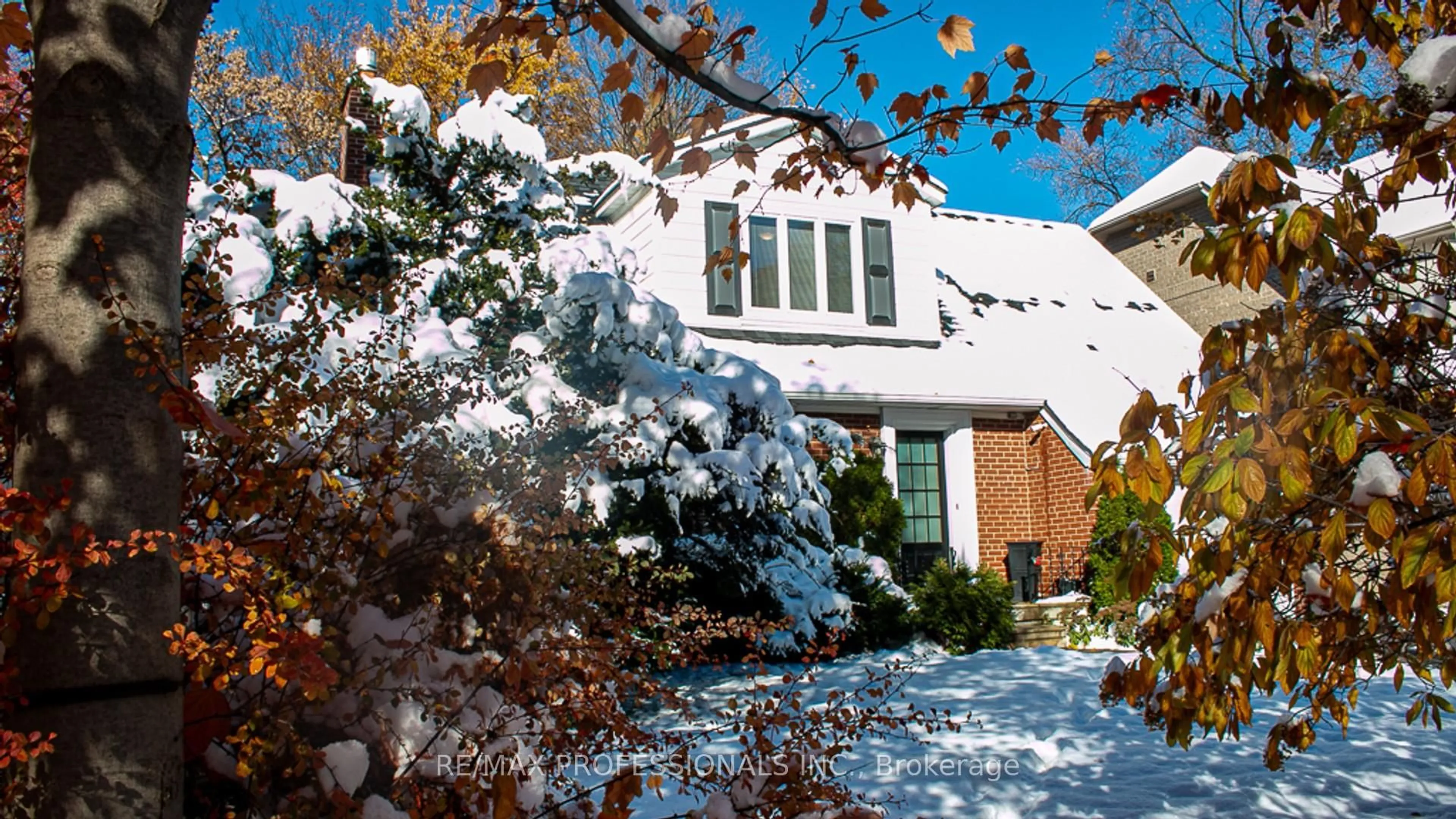 Home with brick exterior material, street for 44 Robin Hood Rd, Toronto Ontario M9A 2W8