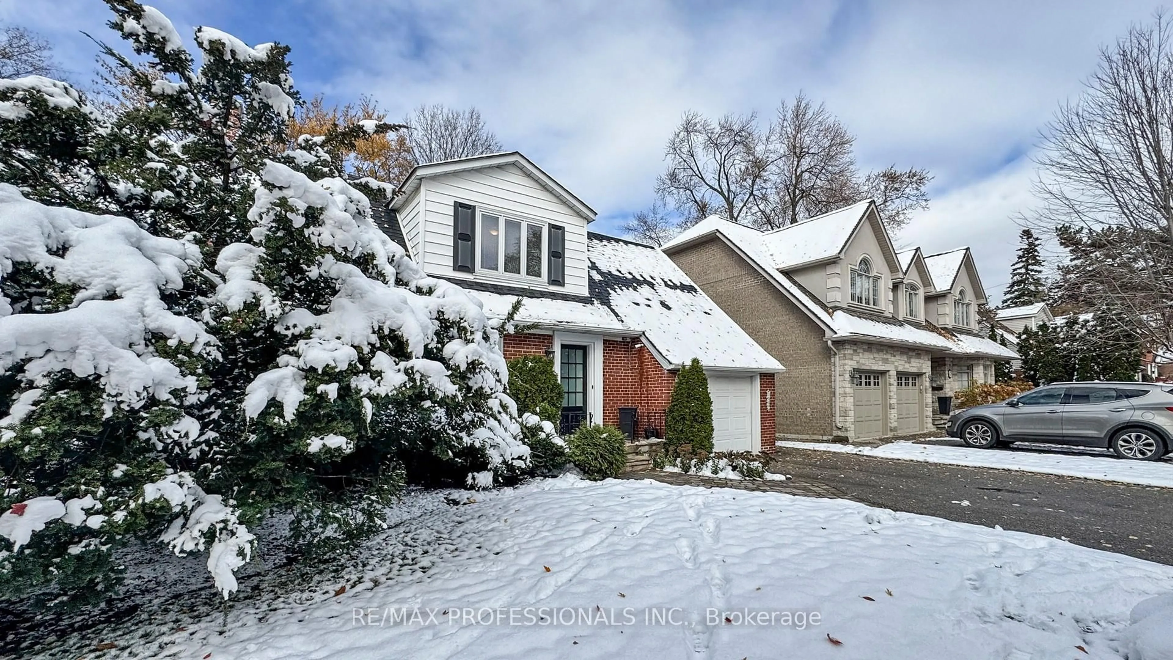 Unknown for 44 Robin Hood Rd, Toronto Ontario M9A 2W8