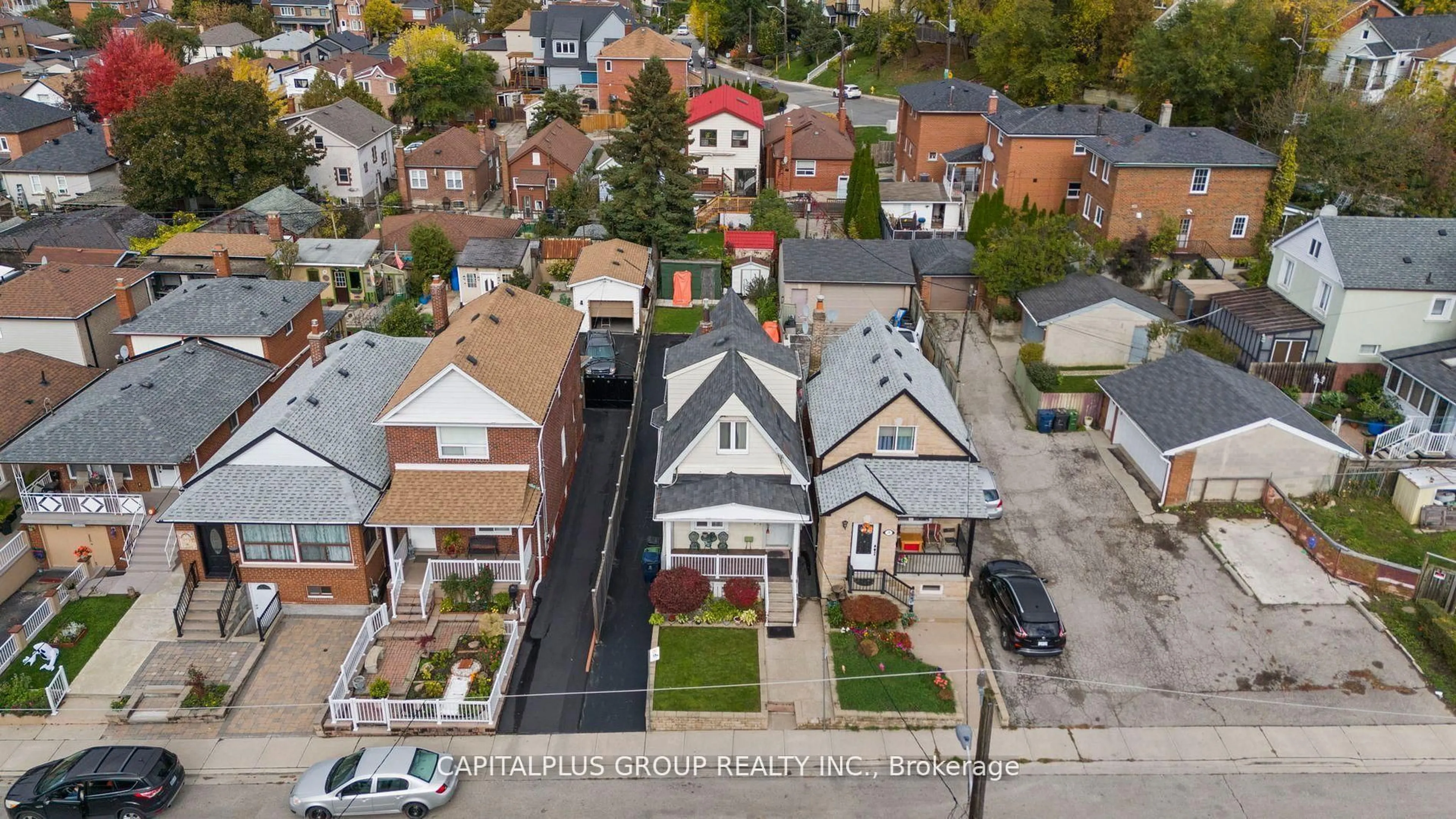 A pic from outside/outdoor area/front of a property/back of a property/a pic from drone, street for 20 Kersdale Ave, Toronto Ontario M6M 1C8