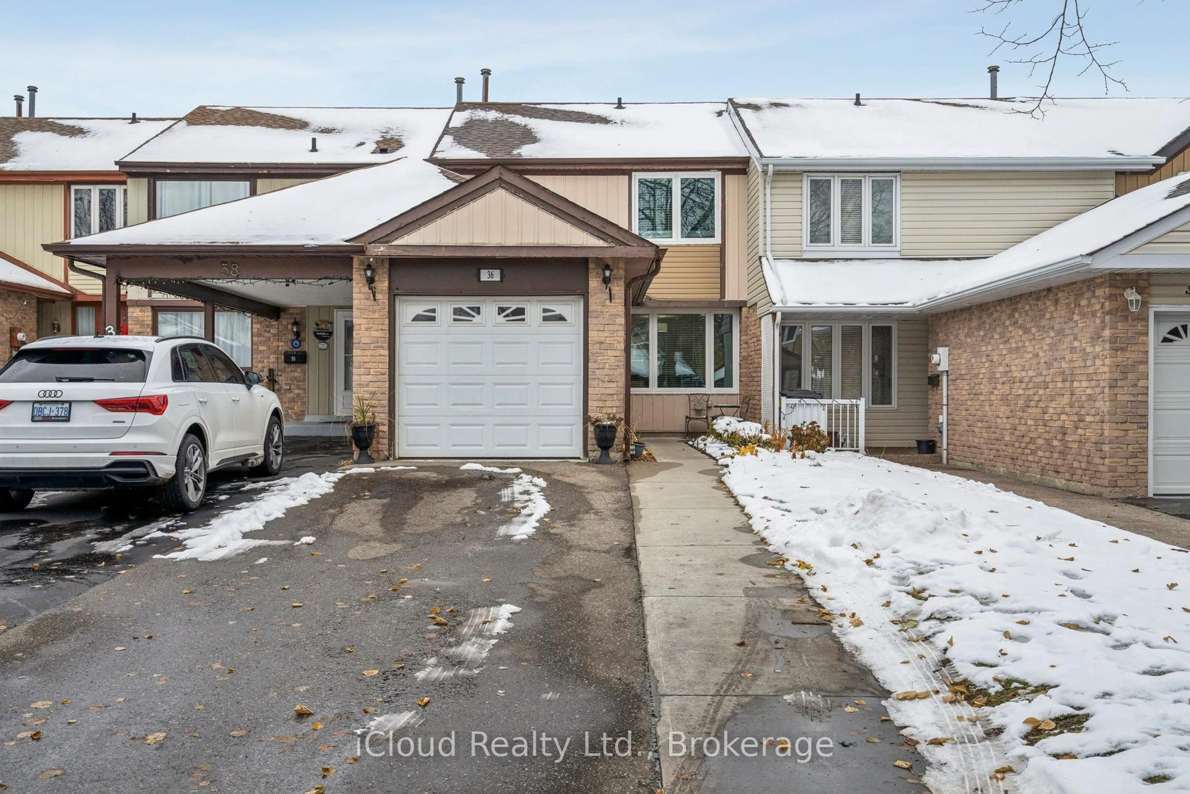 Unknown for 36 Berkshire Sq, Brampton Ontario L6Z 1N4