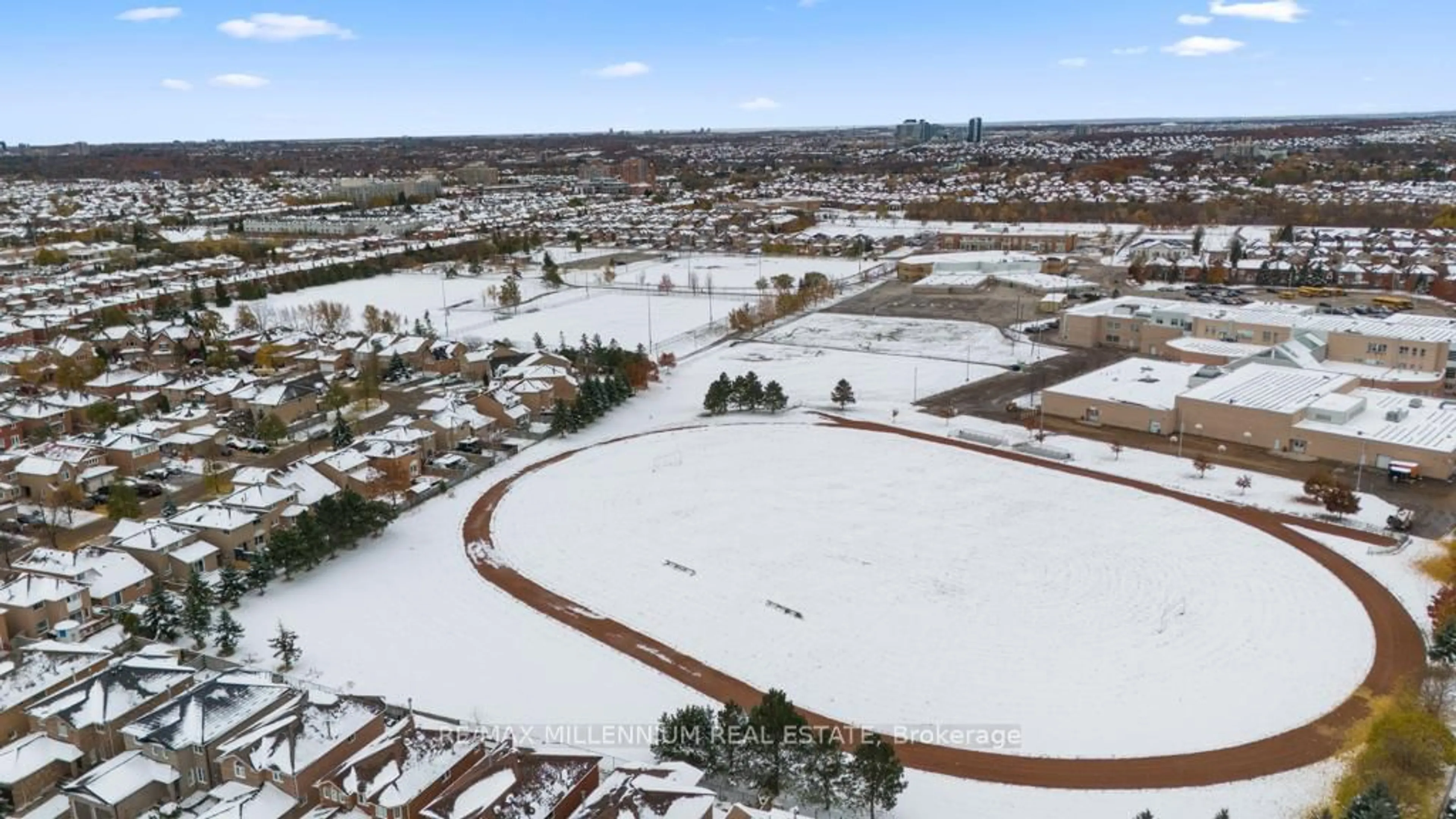A pic from outside/outdoor area/front of a property/back of a property/a pic from drone, water/lake/river/ocean view for 1130 Charminster Cres, Mississauga Ontario L5V 1P9