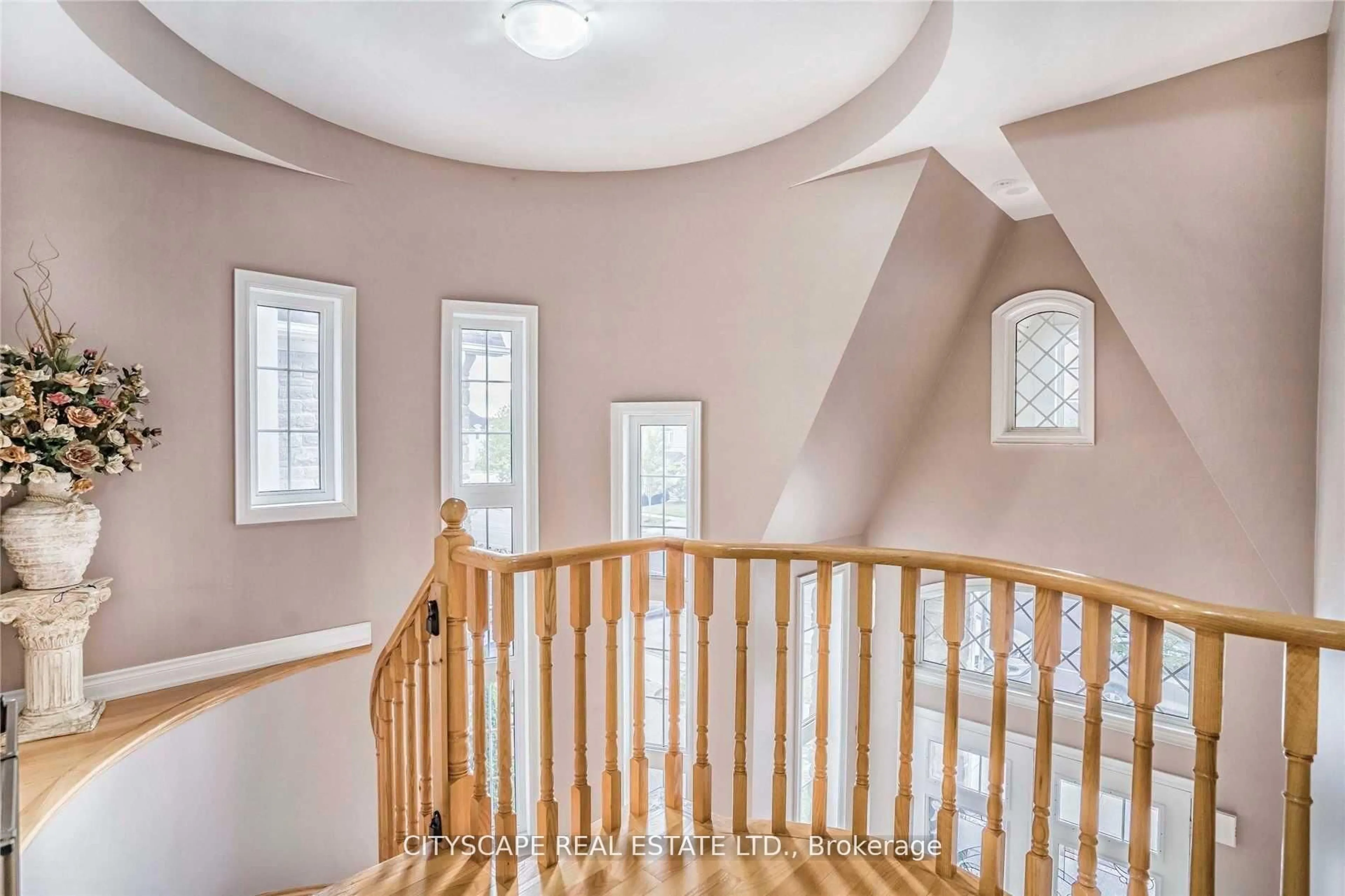 Stairs for 3274 Erin Centre Blvd, Mississauga Ontario L5M 0K9