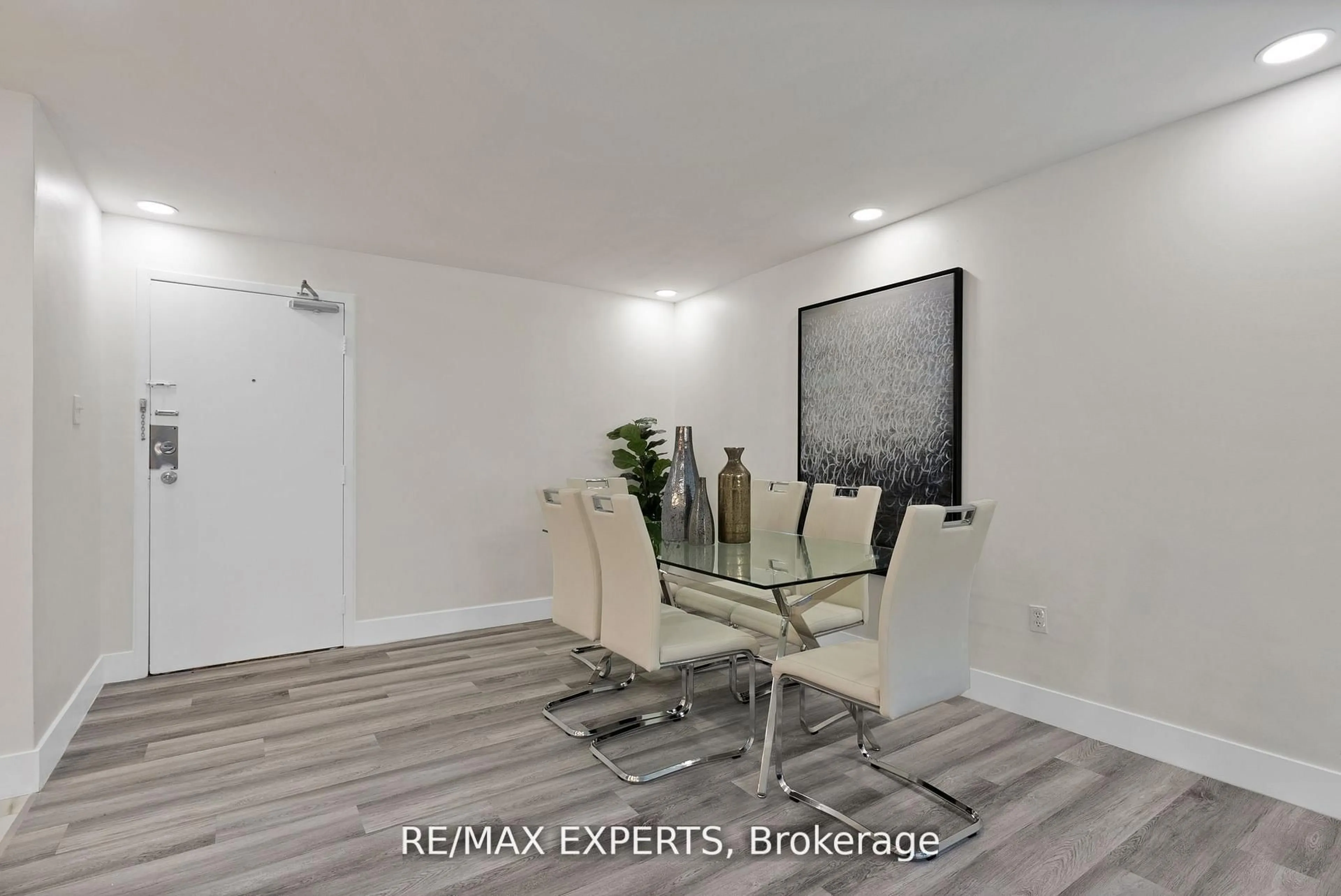 A pic of a room for 390 Dixon Rd #1013, Toronto Ontario M9R 1T4
