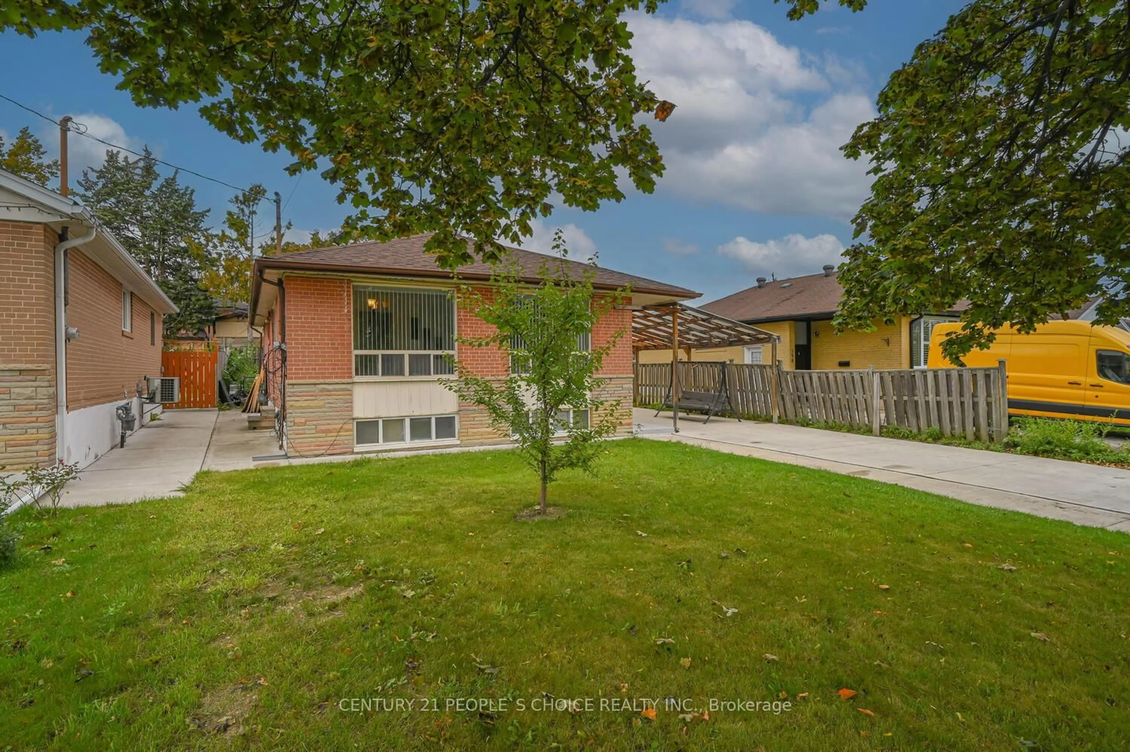 A pic from outside/outdoor area/front of a property/back of a property/a pic from drone, street for 196 Taysham Cres, Toronto Ontario M9V 1X7