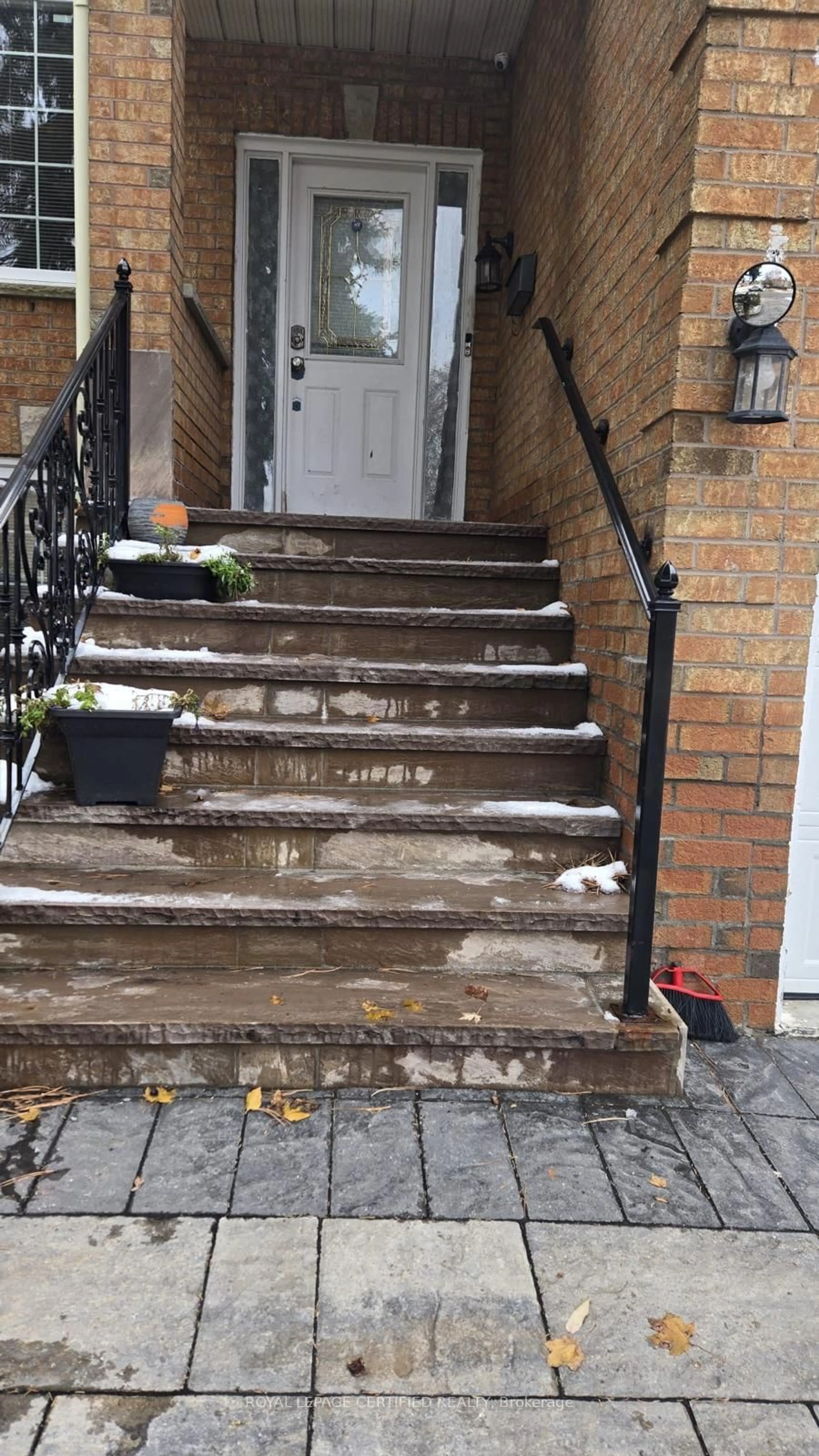 Stairs for 21 Lone Oak Ave, Brampton Ontario L6S 5V4