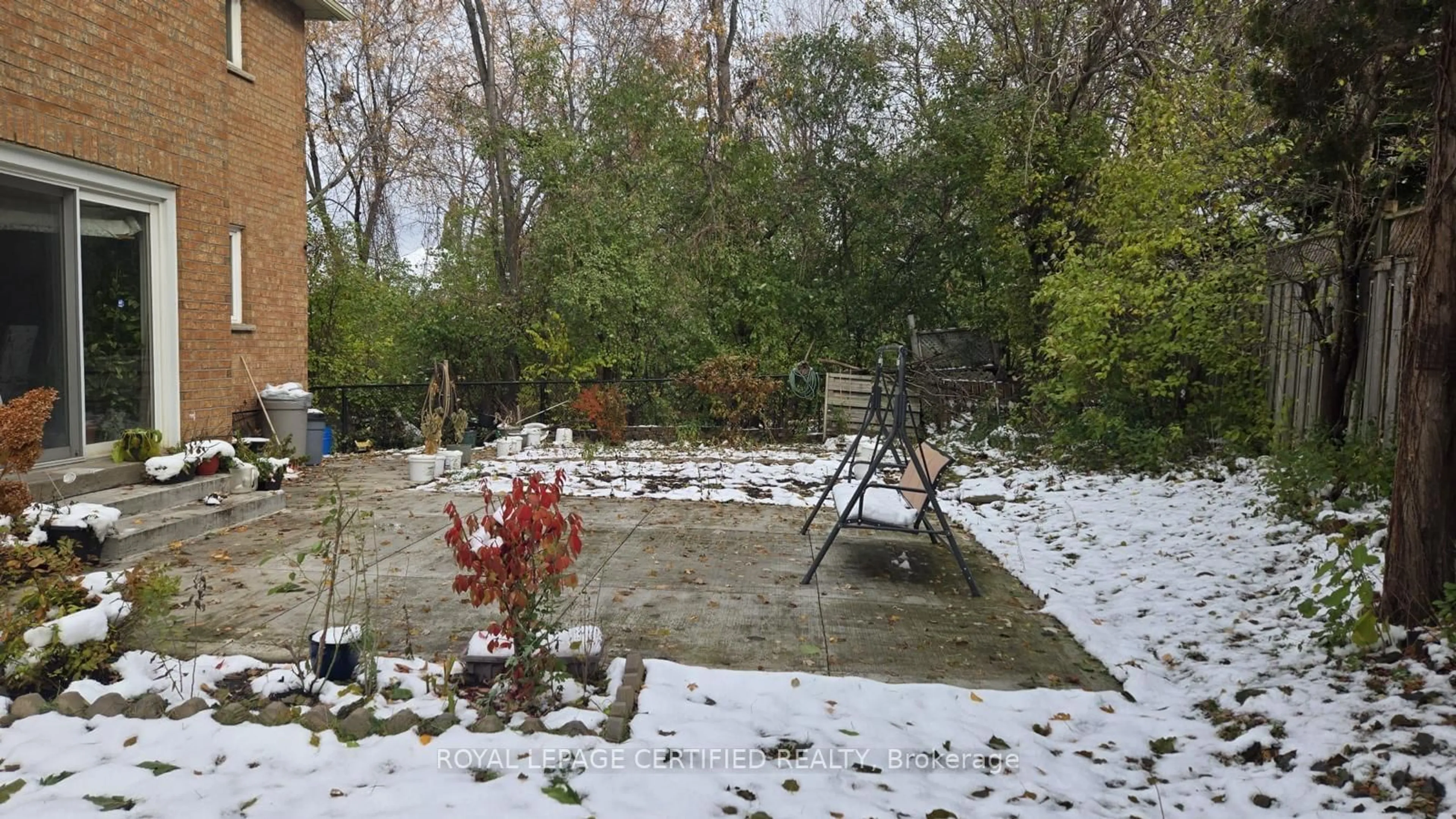 Patio, unknown for 21 Lone Oak Ave, Brampton Ontario L6S 5V4