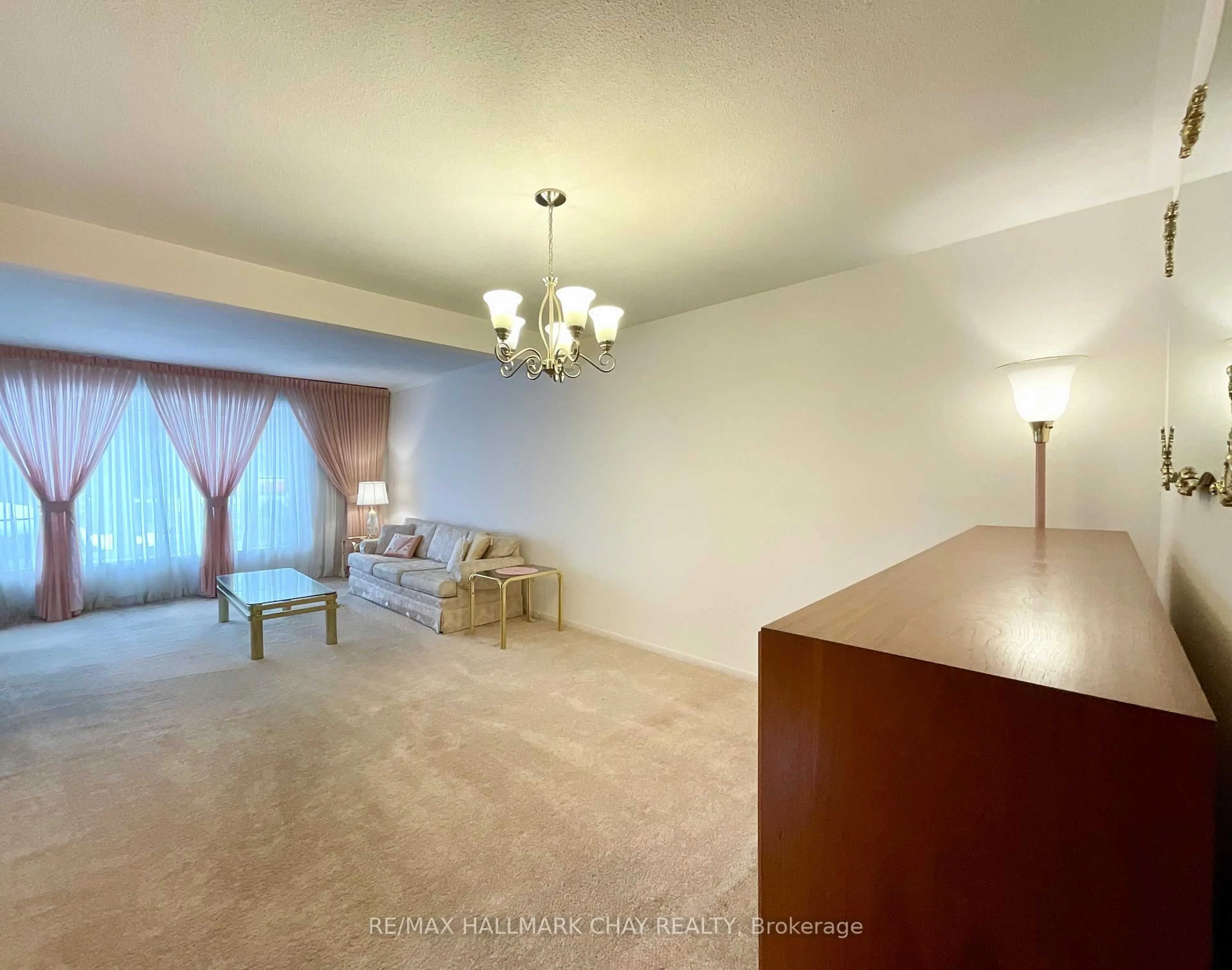 A pic of a room for 20 Earlsdale Cres, Brampton Ontario L6T 3A8