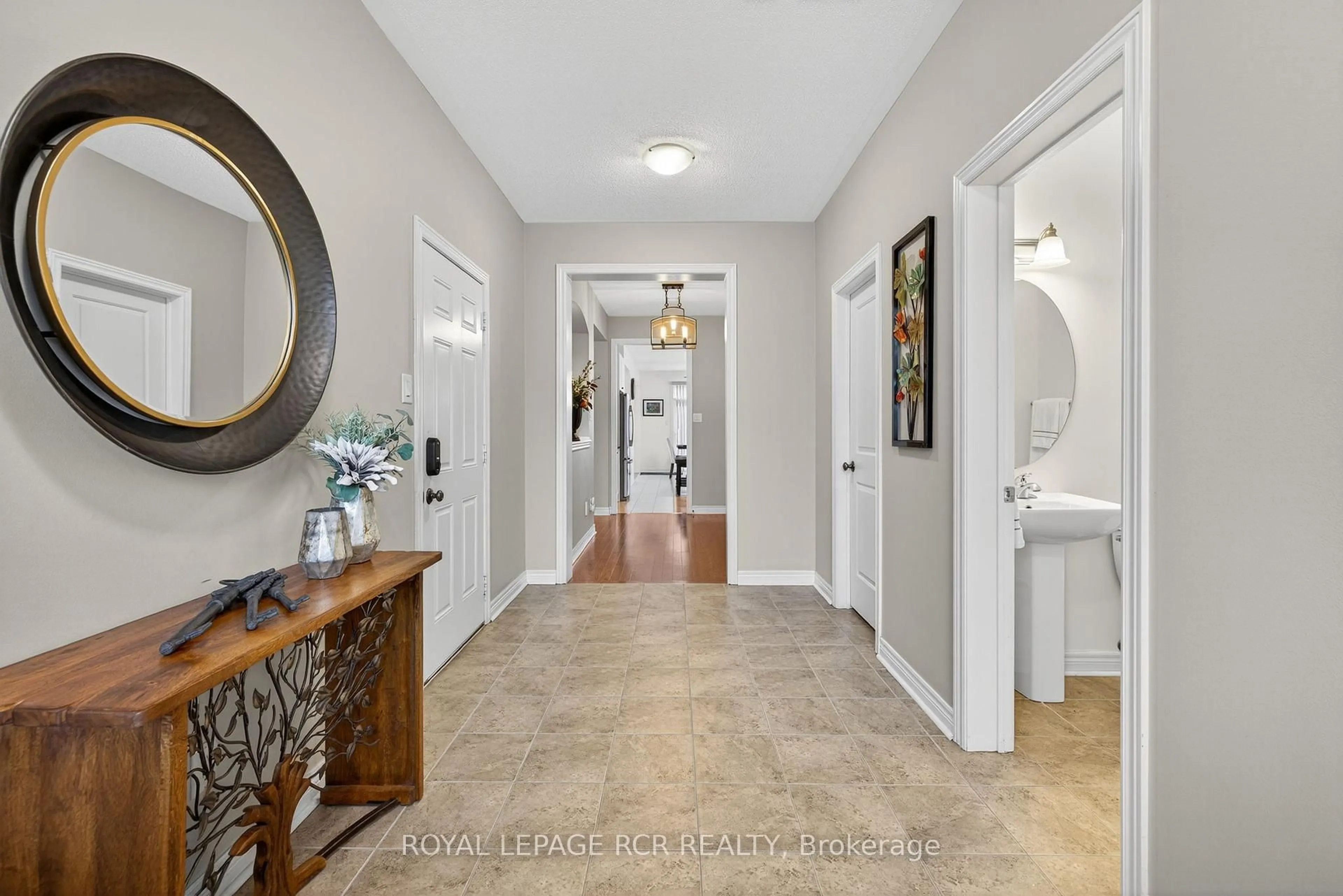 Indoor entryway for 62 Paisley Green Ave, Caledon Ontario L7C 3S1